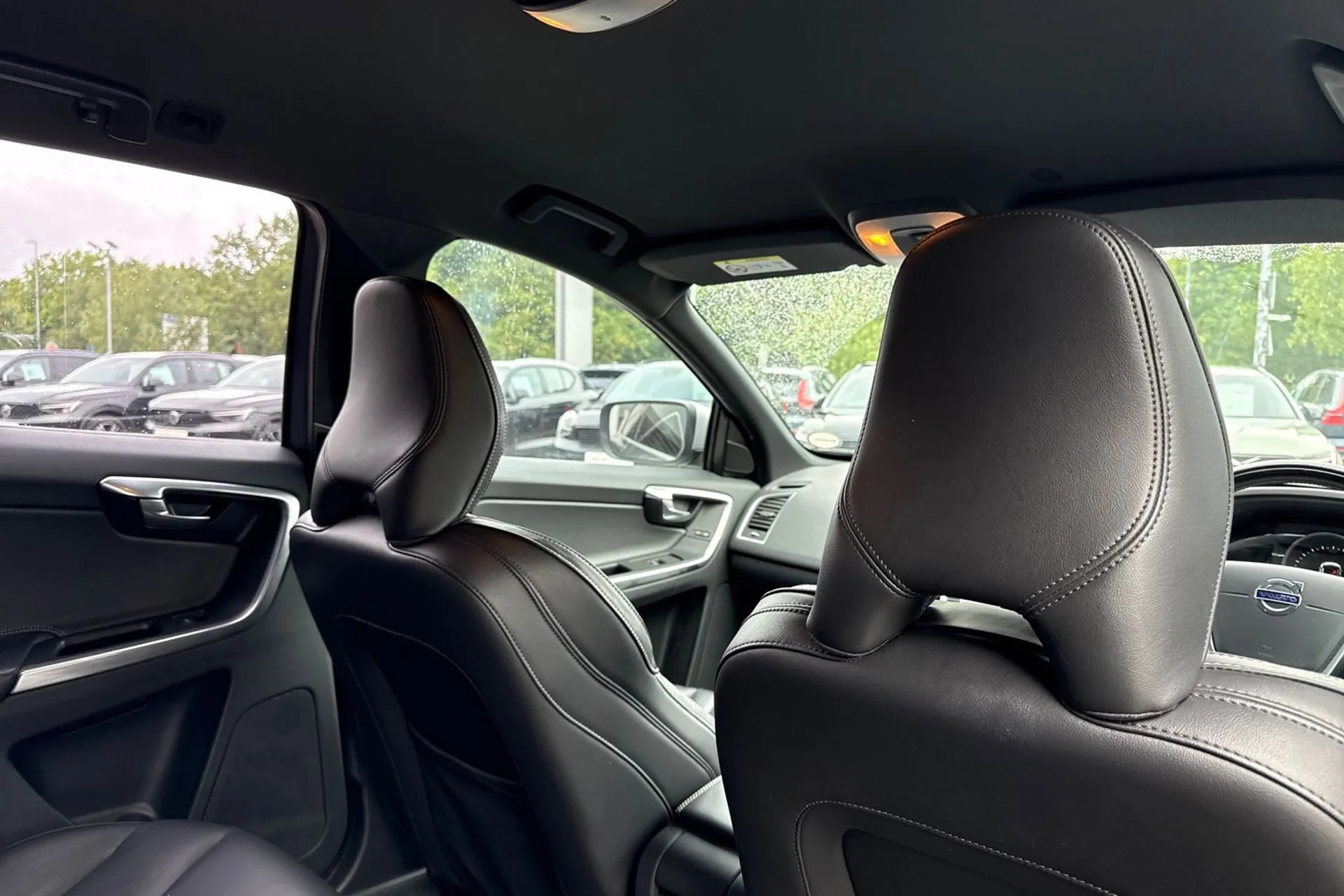 Volvo XC60 thumbnail image number 23