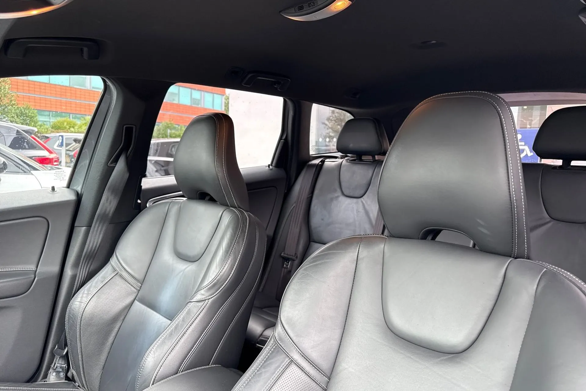 Volvo XC60 thumbnail image number 28