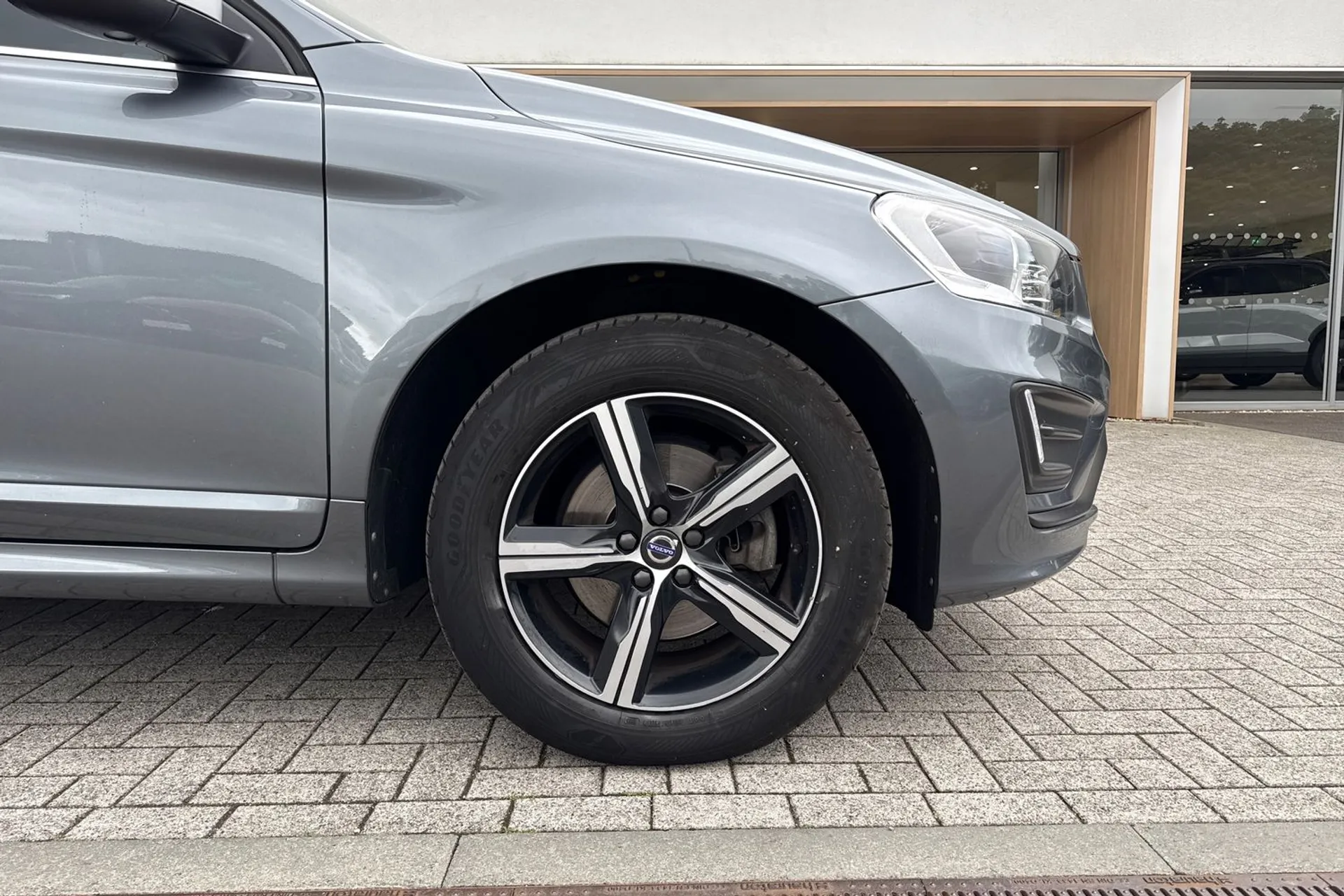 Volvo XC60 thumbnail image number 13