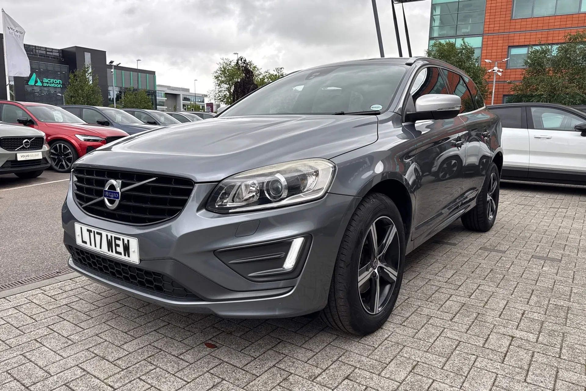 Volvo XC60 thumbnail image number 11