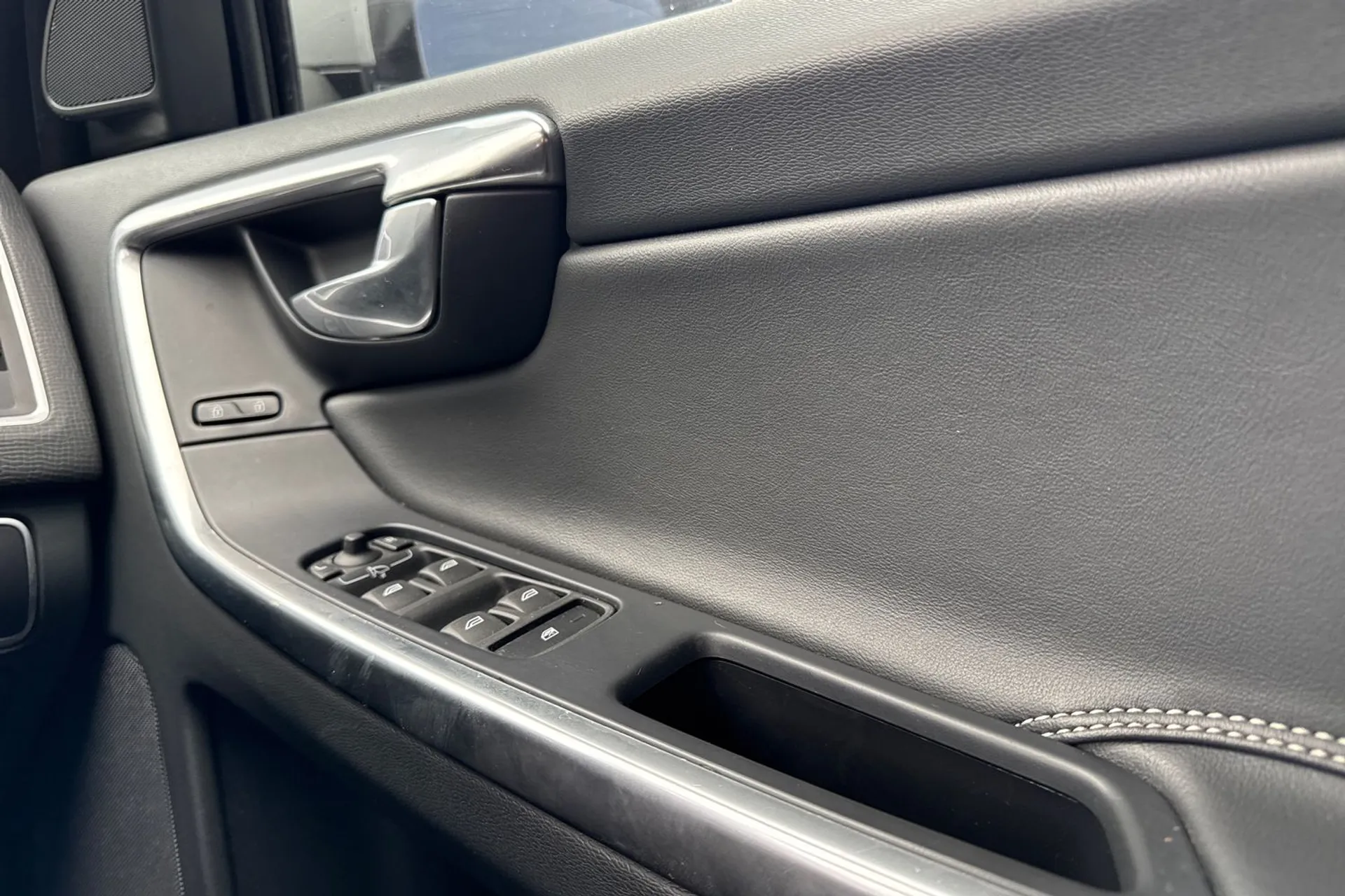 Volvo XC60 thumbnail image number 39