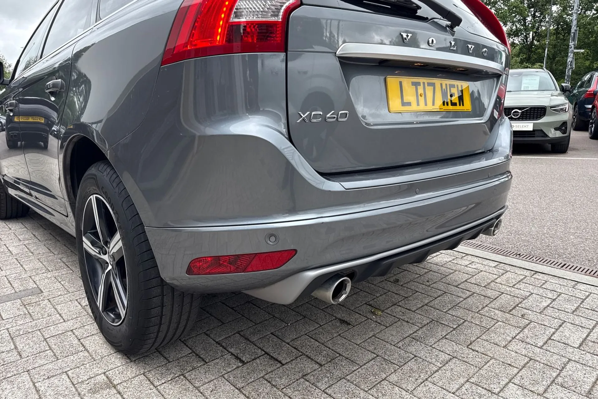 Volvo XC60 thumbnail image number 17