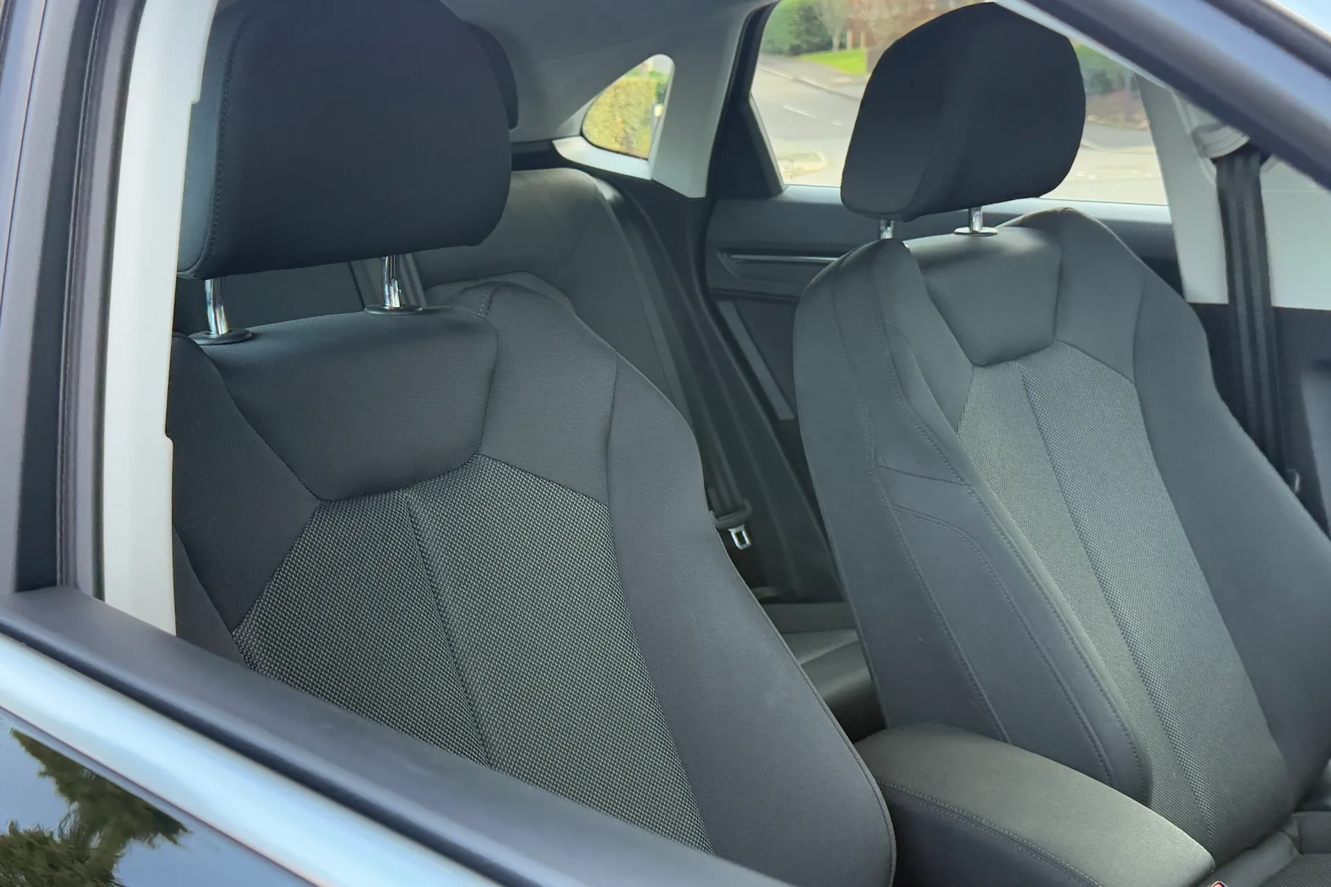 Audi Q3 thumbnail image number 30