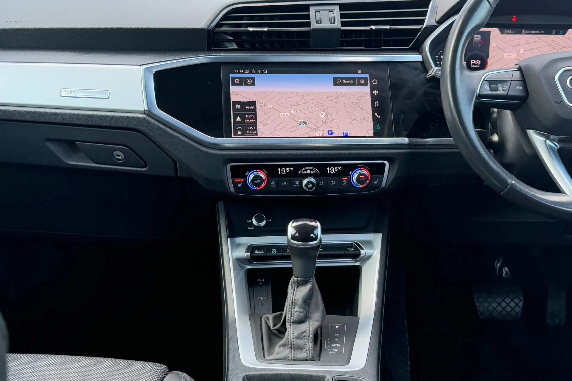 Audi Q3 thumbnail image number 35