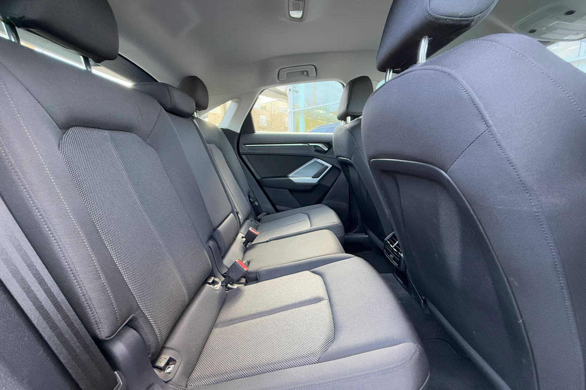 Audi Q3 thumbnail image number 33