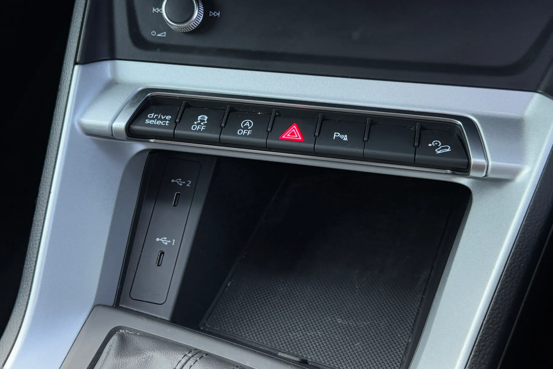 Audi Q3 thumbnail image number 20