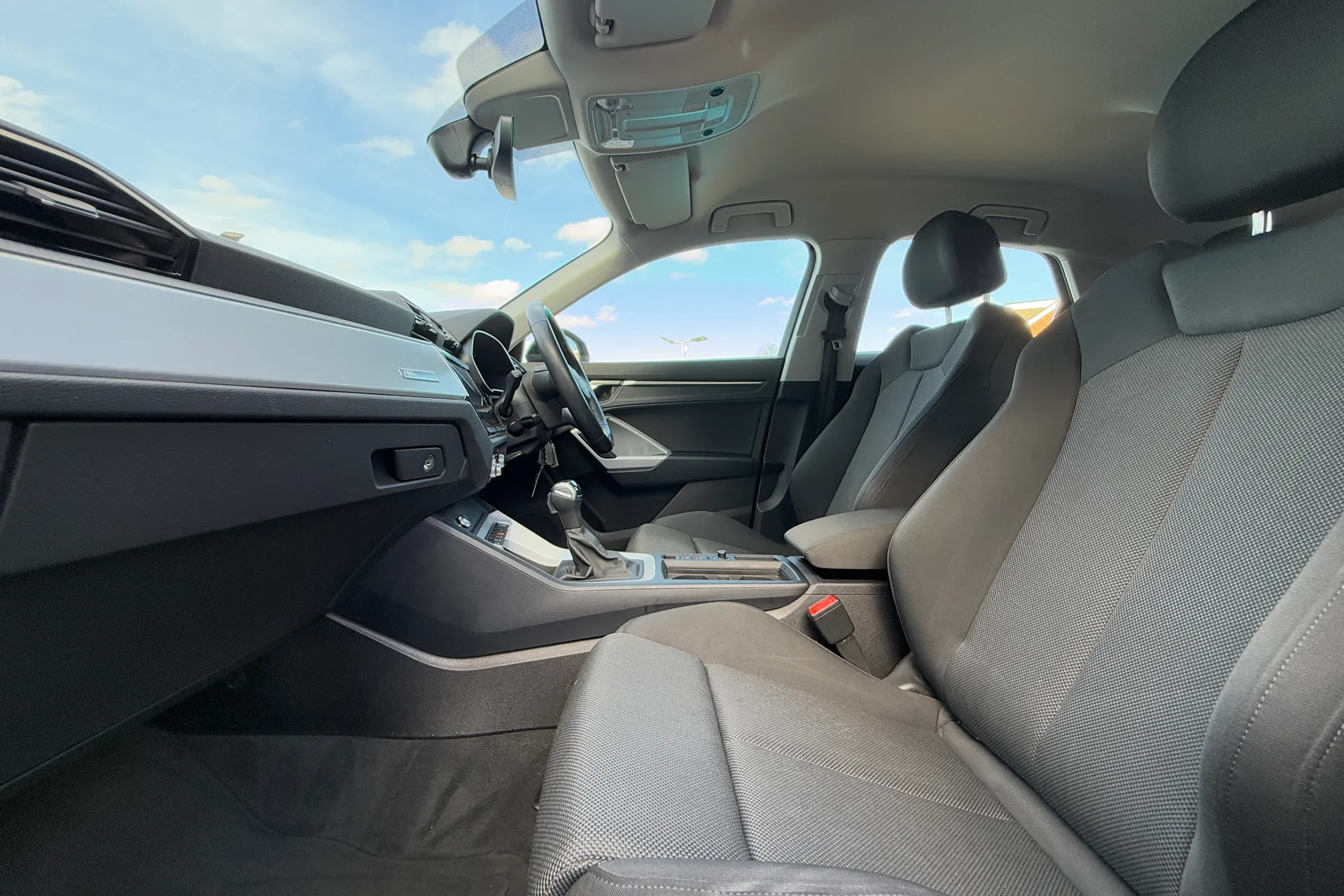 Audi Q3 thumbnail image number 43