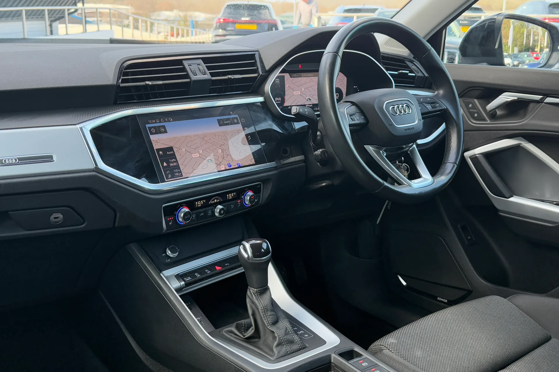 Audi Q3 thumbnail image number 42