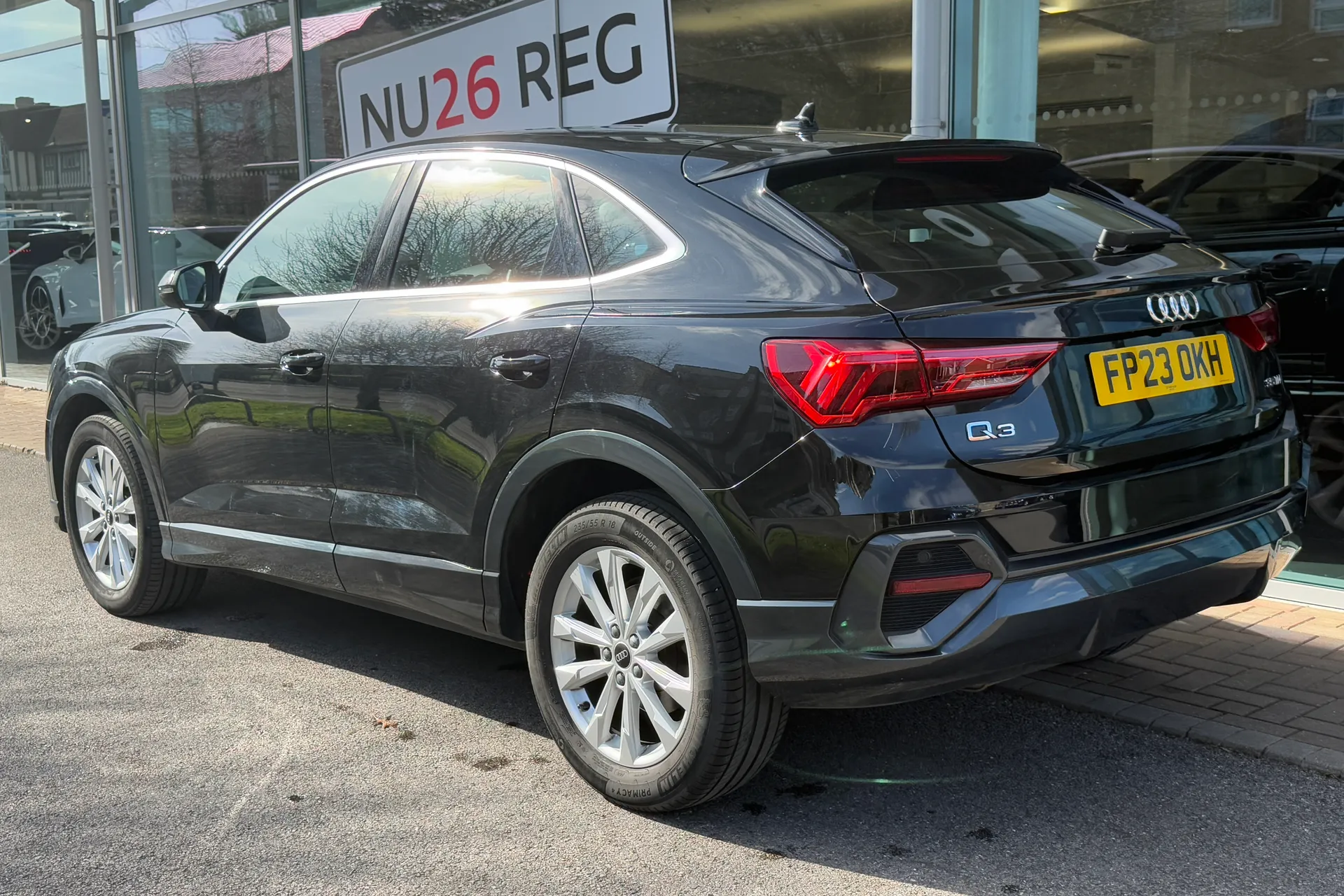 Audi Q3 thumbnail image number 10