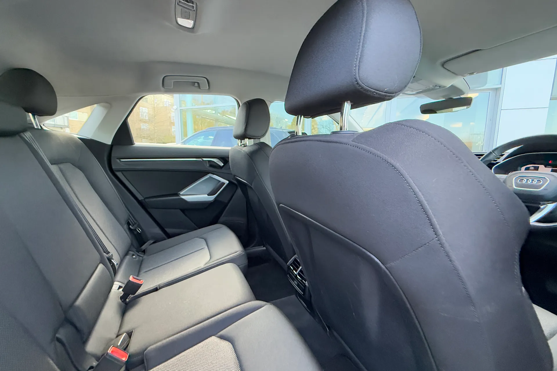 Audi Q3 thumbnail image number 34