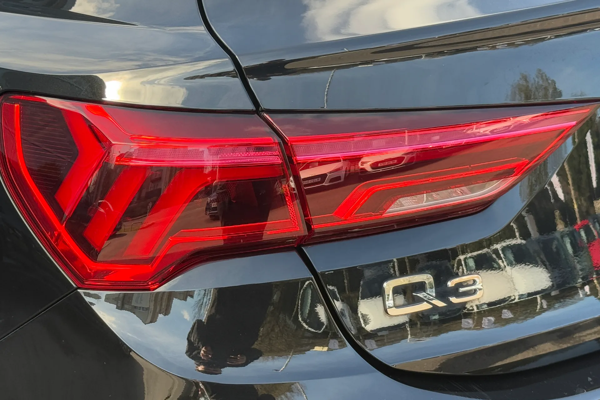 Audi Q3 thumbnail image number 40