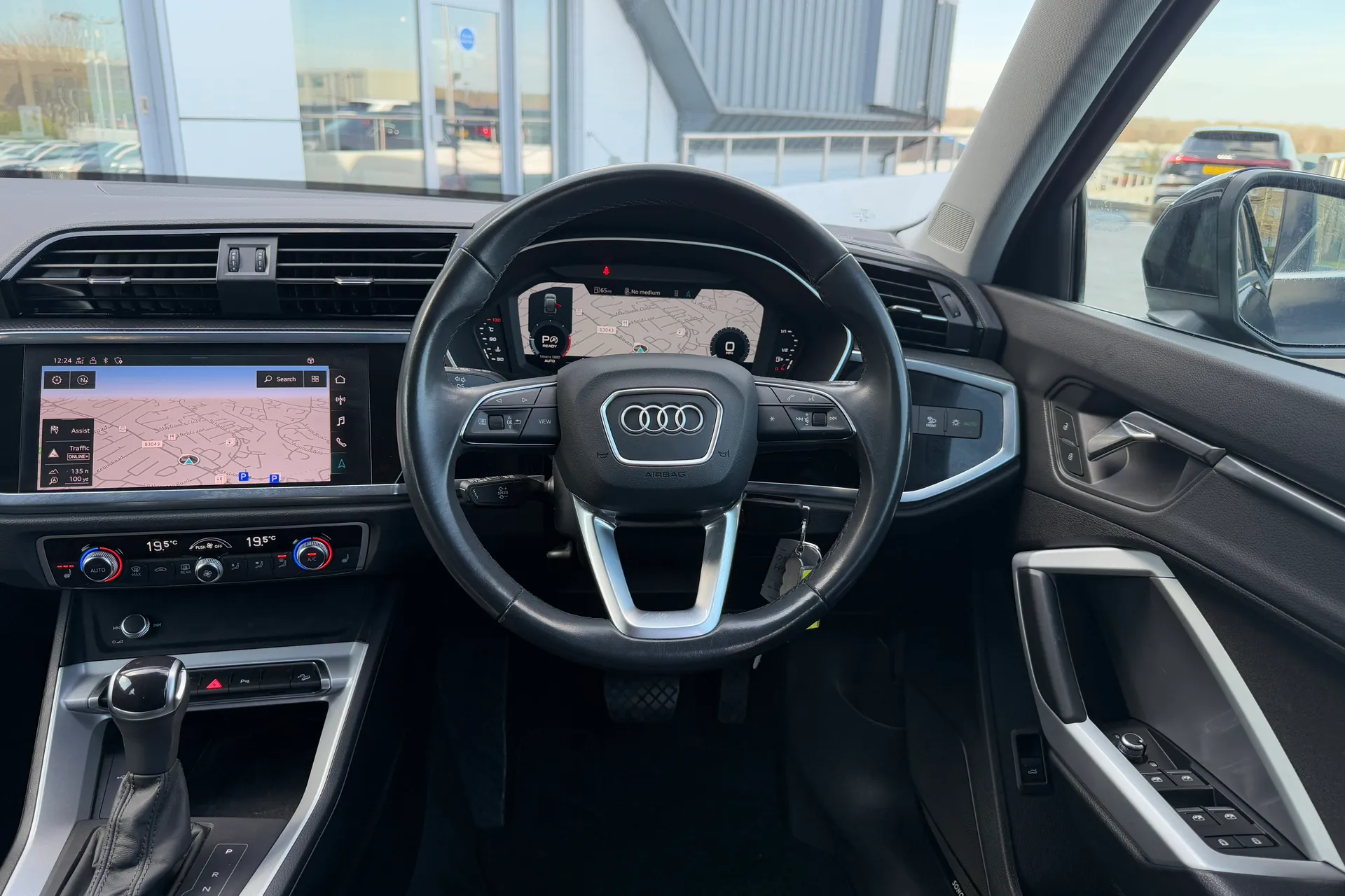 Audi Q3 thumbnail image number 36