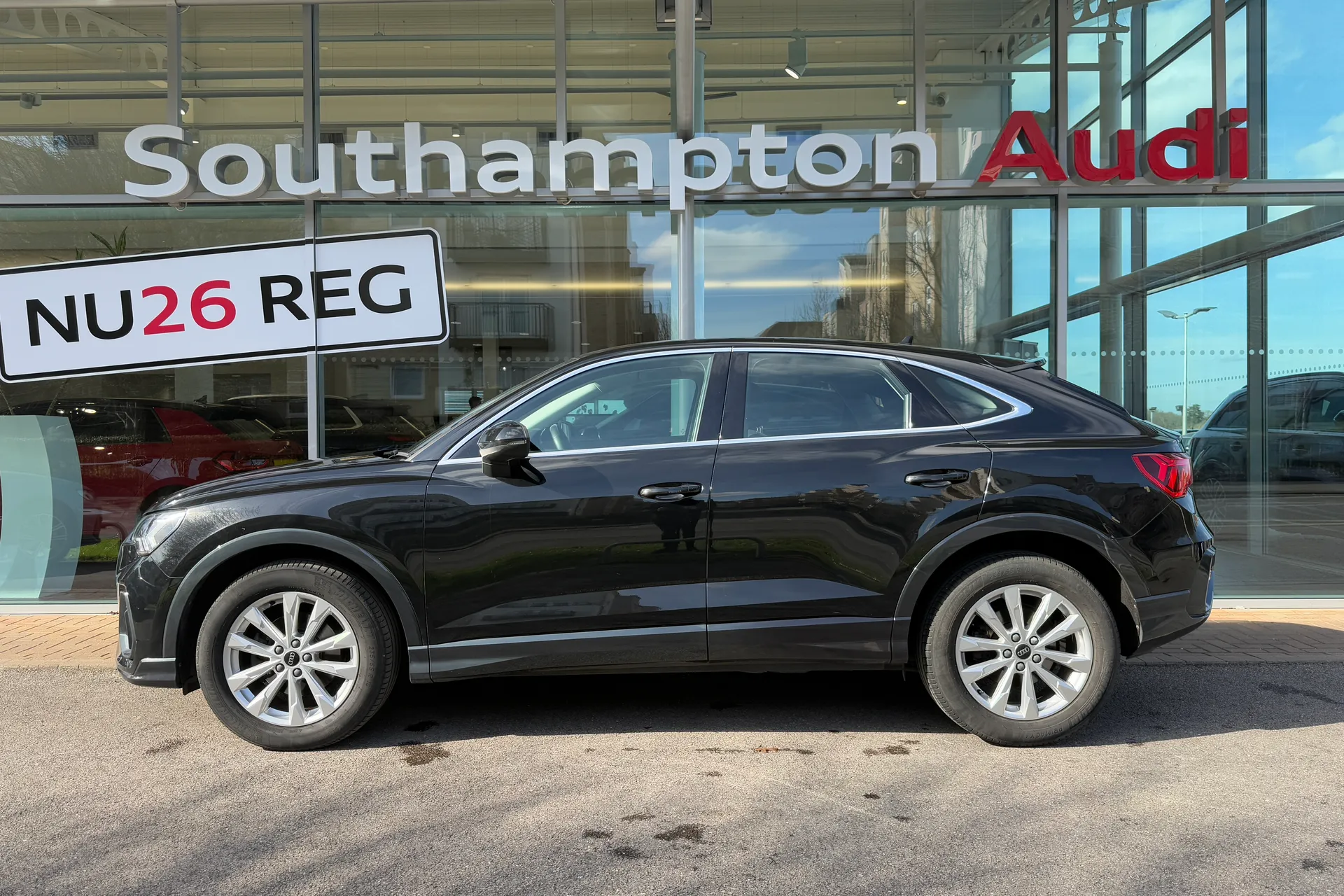 Audi Q3 thumbnail image number 47