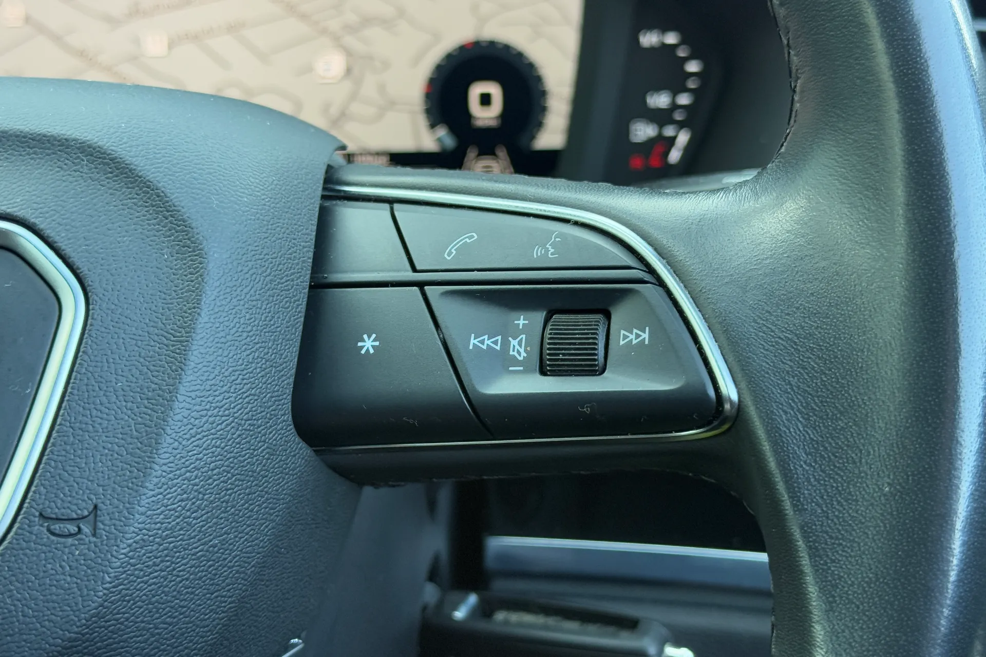 Audi Q3 thumbnail image number 14