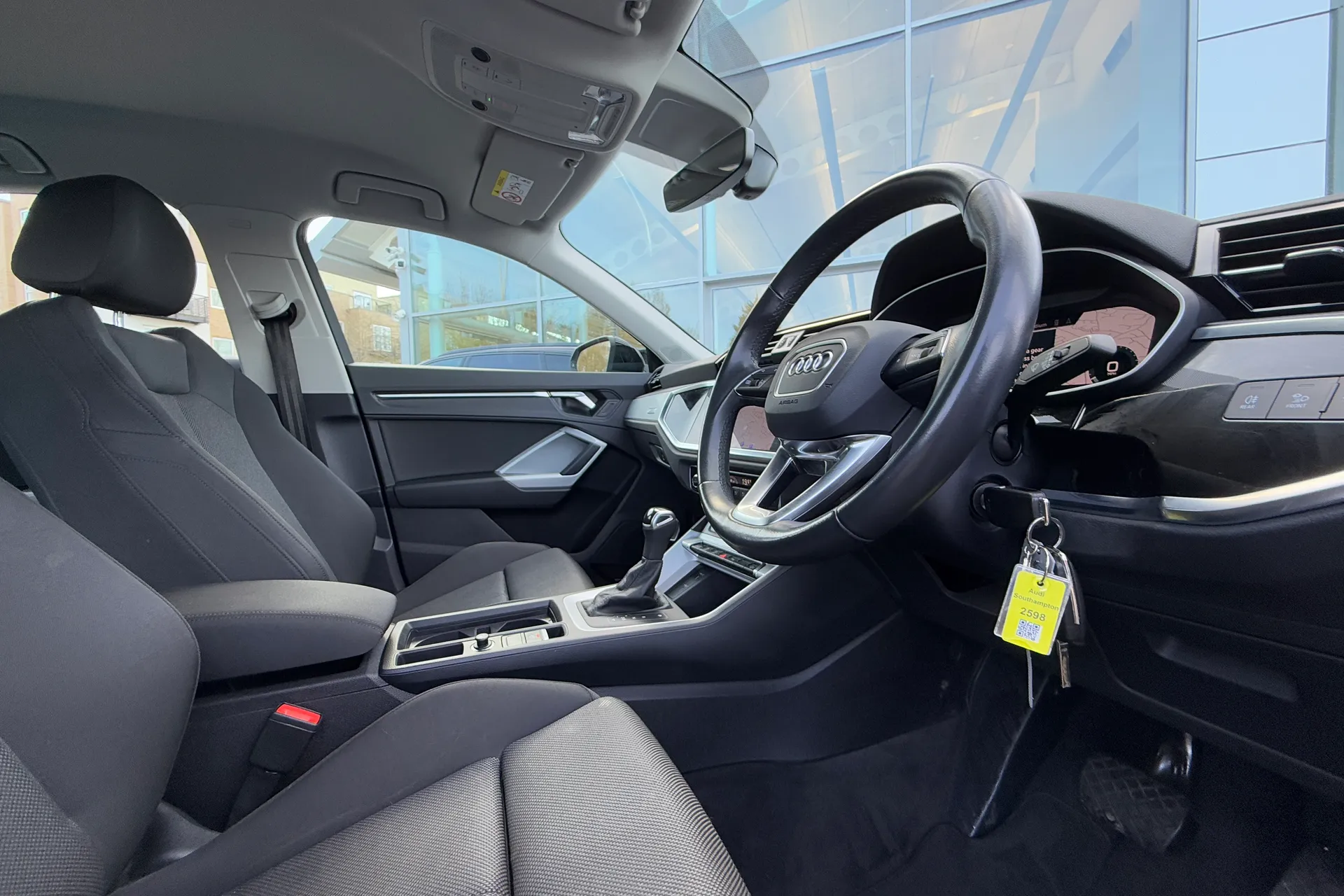 Audi Q3 thumbnail image number 12