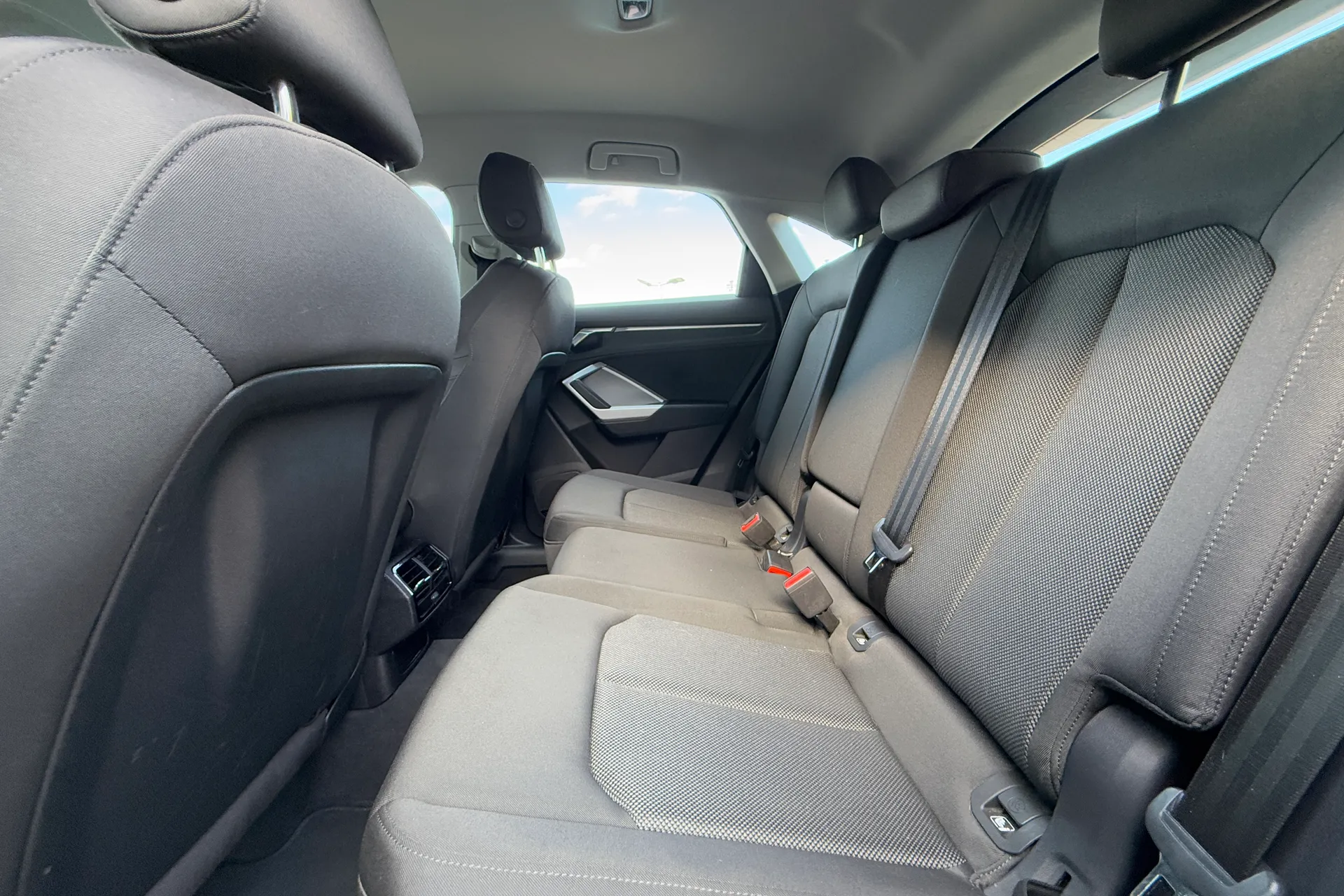 Audi Q3 thumbnail image number 41