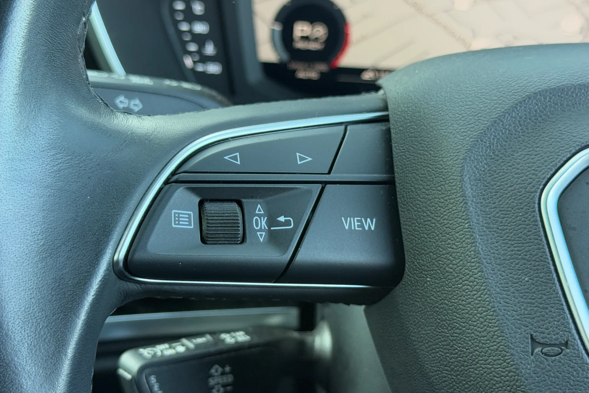 Audi Q3 thumbnail image number 13