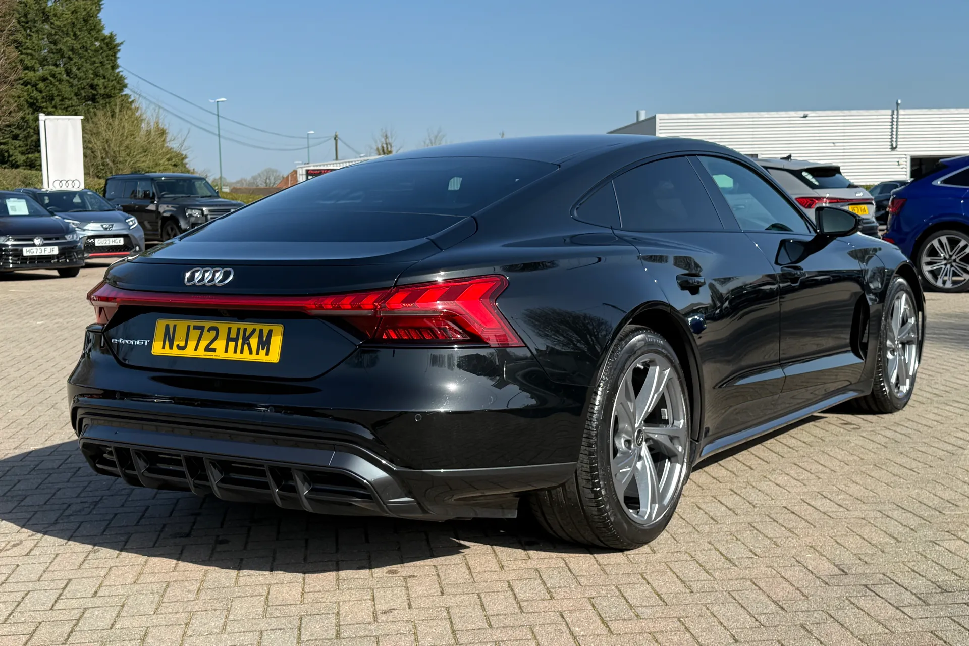 Audi e-tron GT thumbnail image number 30