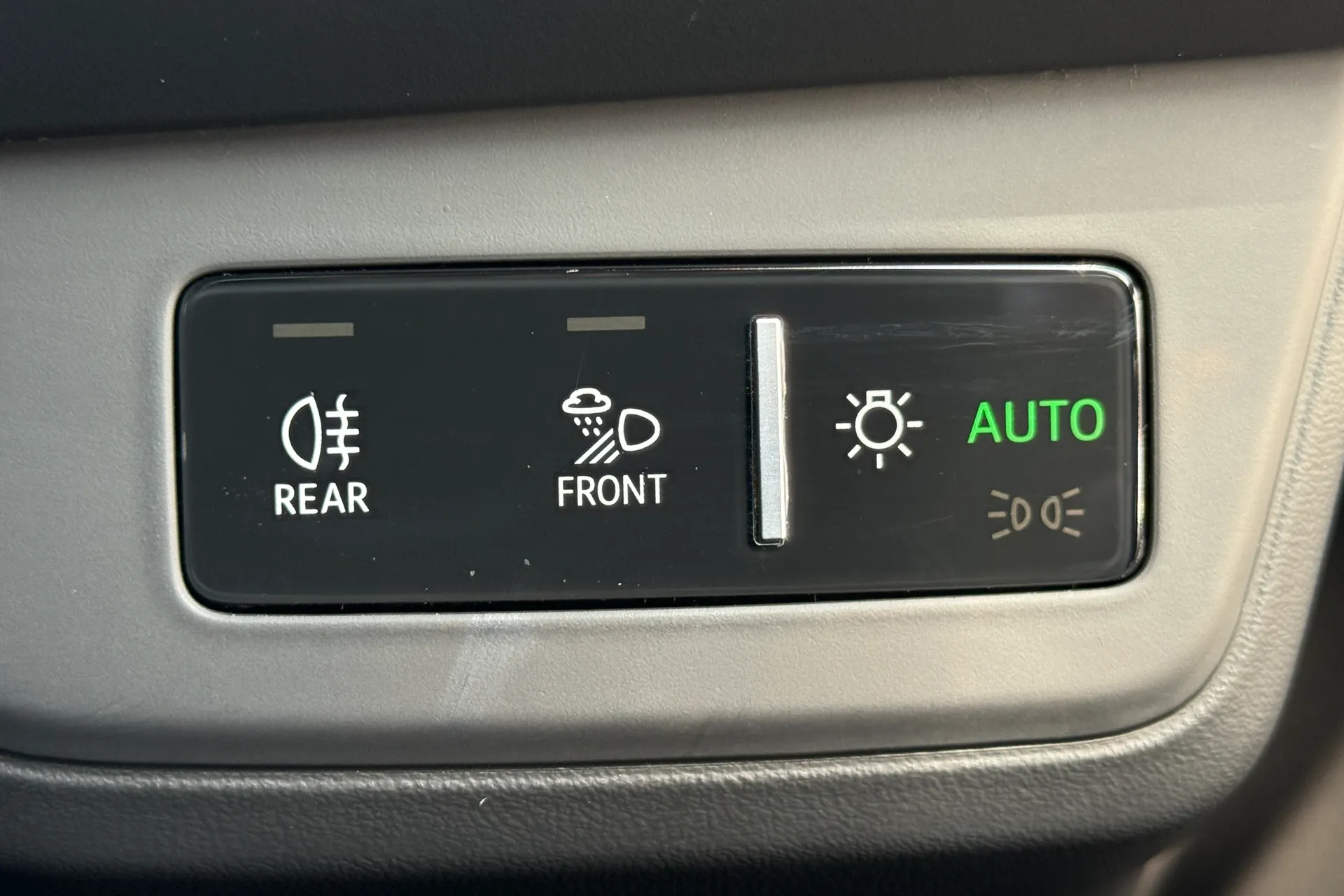 Audi e-tron GT thumbnail image number 21