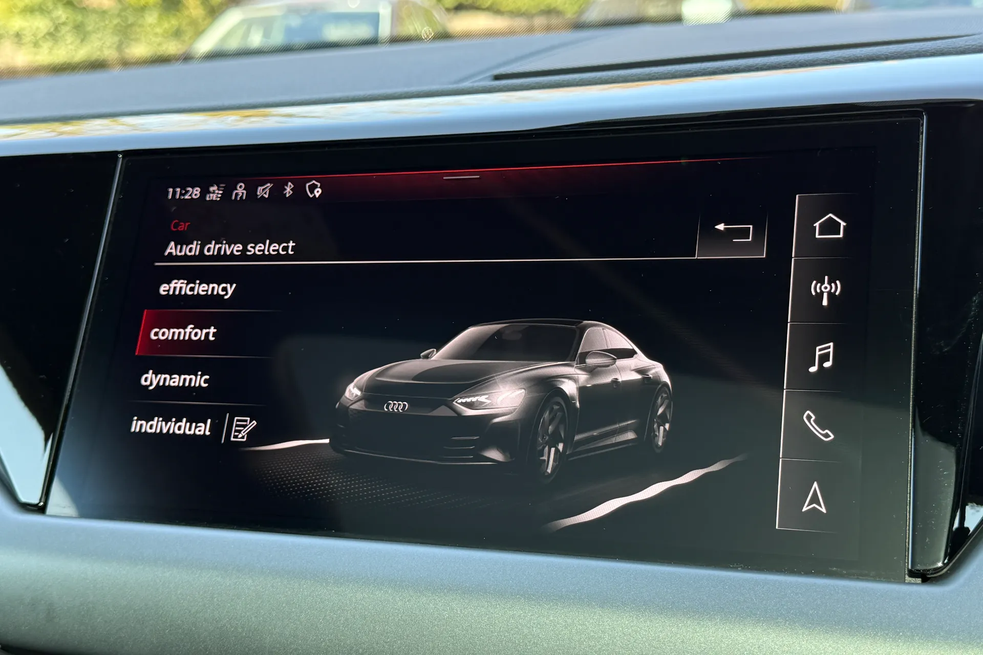 Audi e-tron GT thumbnail image number 8