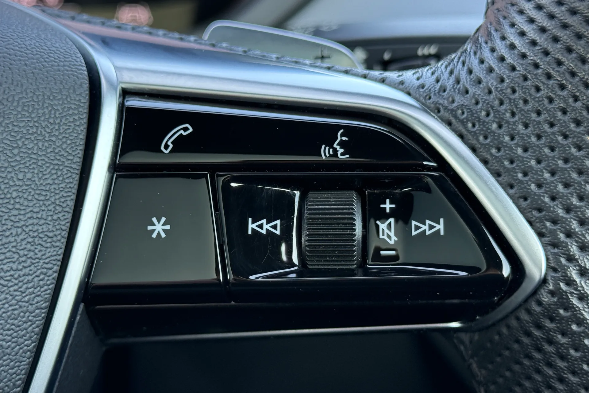 Audi e-tron GT thumbnail image number 20