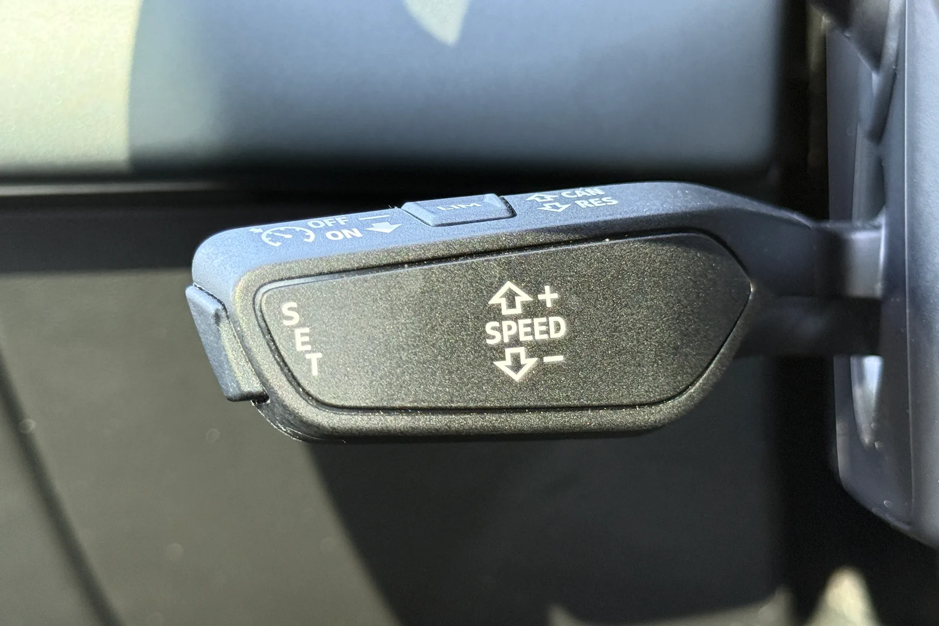 Audi e-tron GT thumbnail image number 15