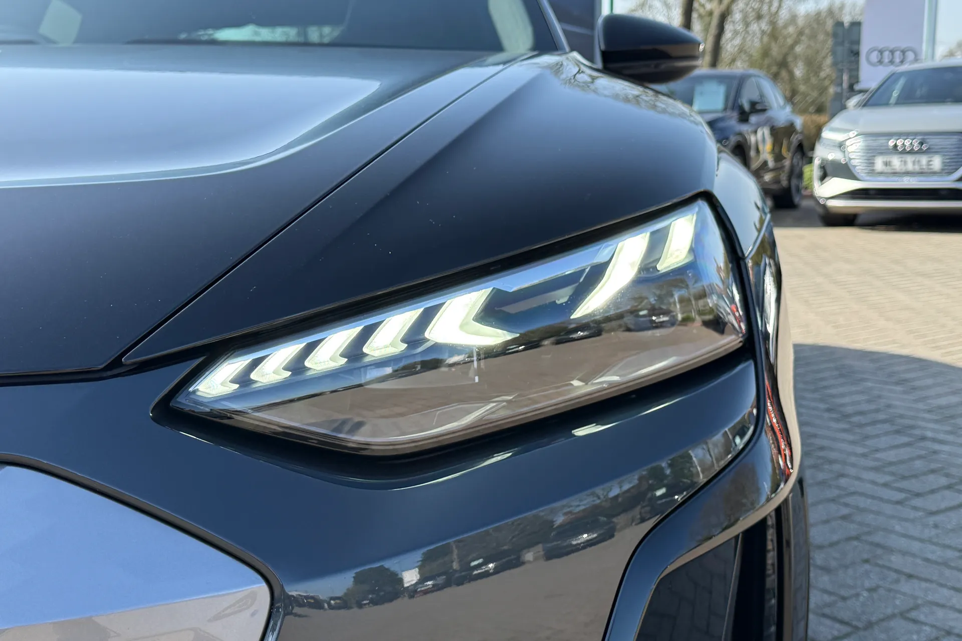 Audi e-tron GT thumbnail image number 52