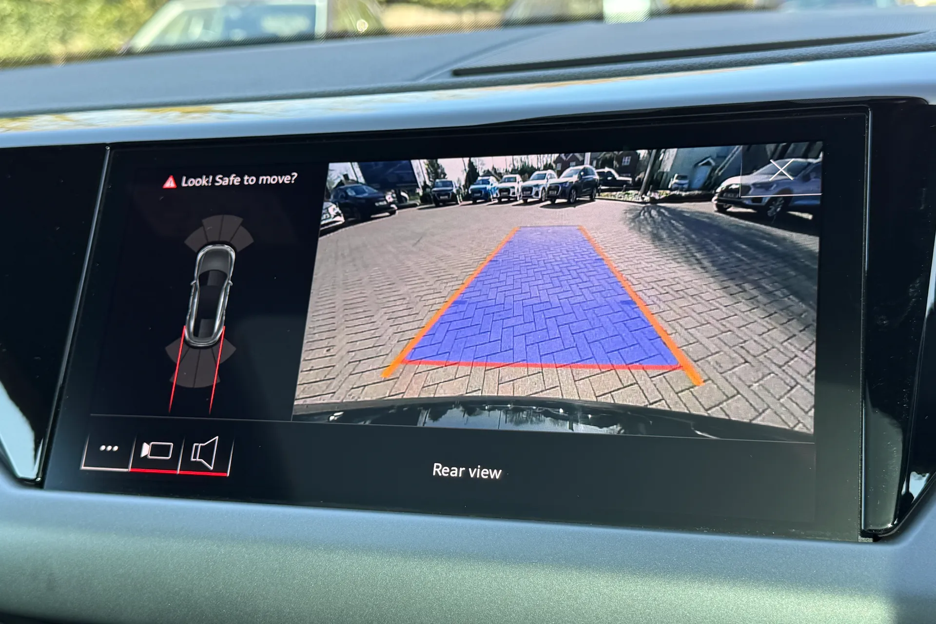 Audi e-tron GT thumbnail image number 4