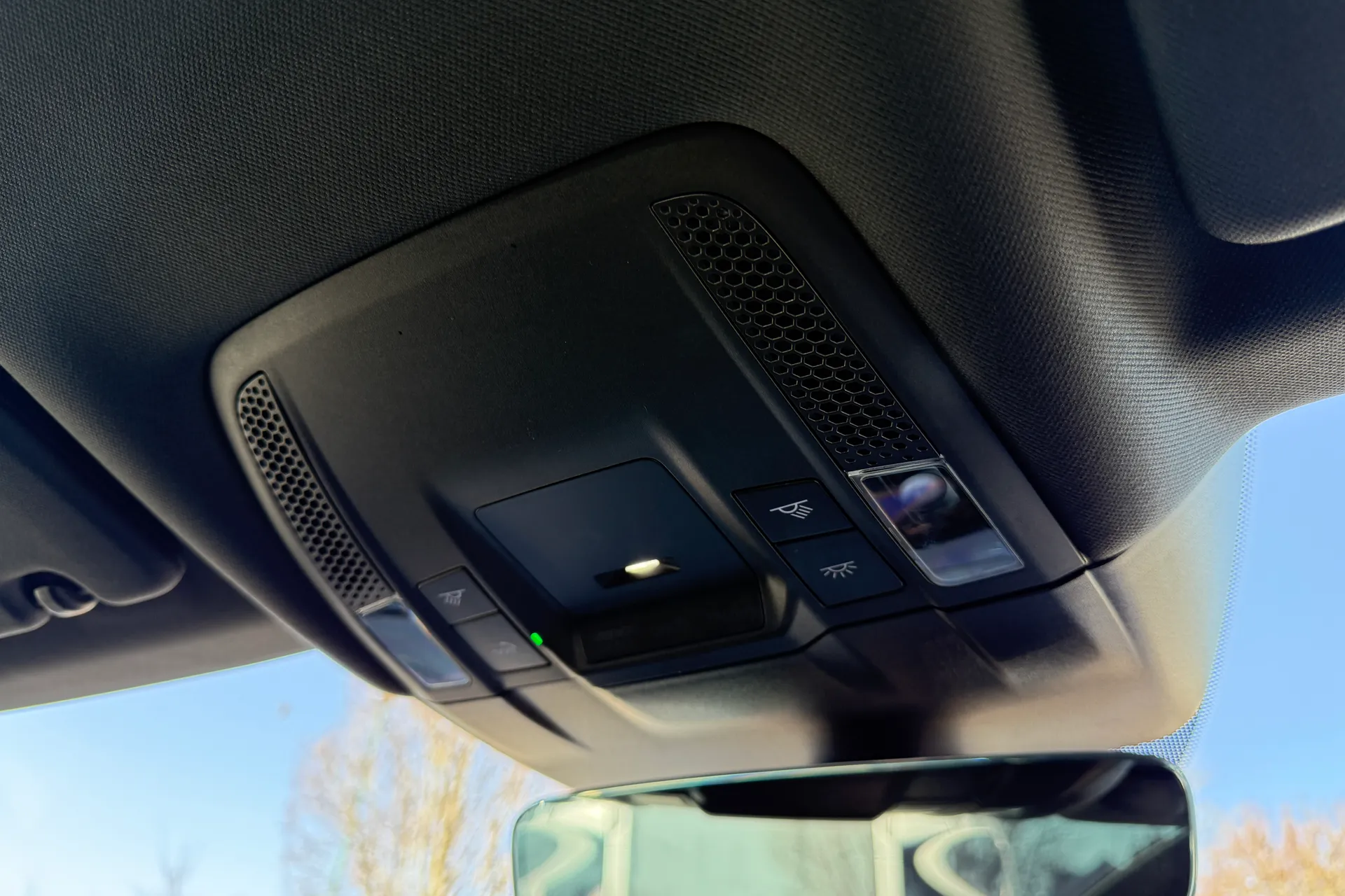 Audi e-tron GT thumbnail image number 18