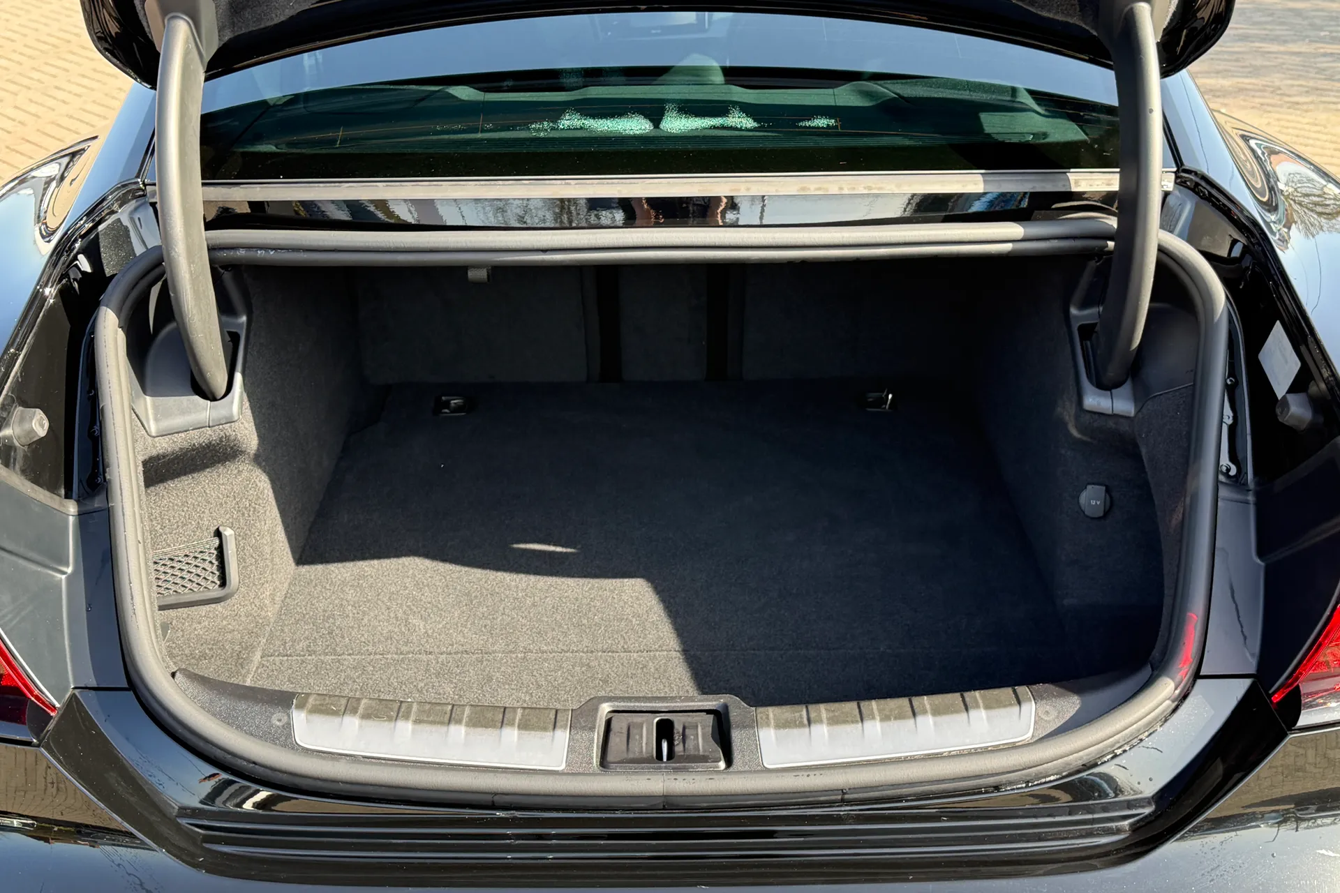 Audi e-tron GT thumbnail image number 33