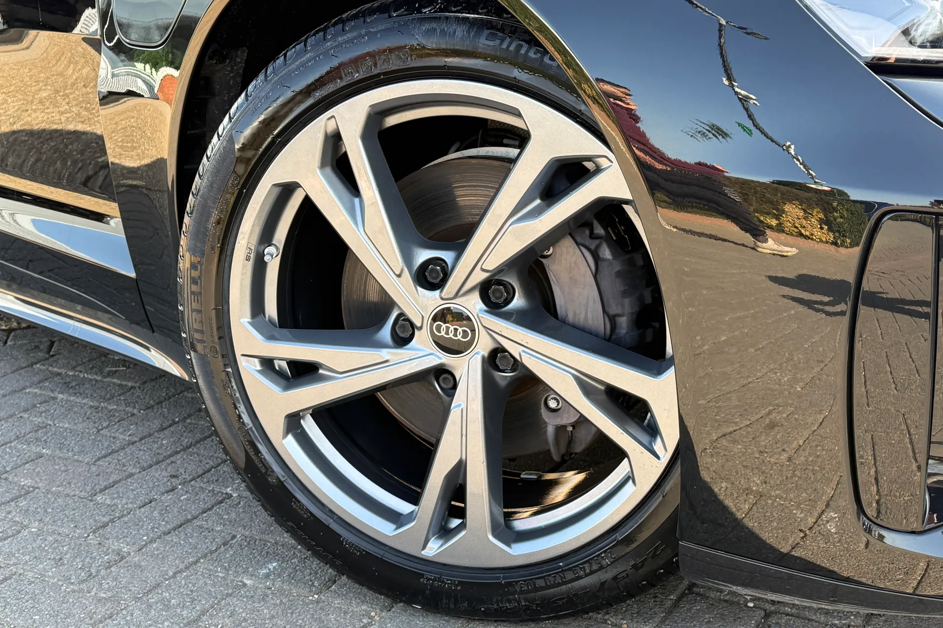 Audi e-tron GT thumbnail image number 7