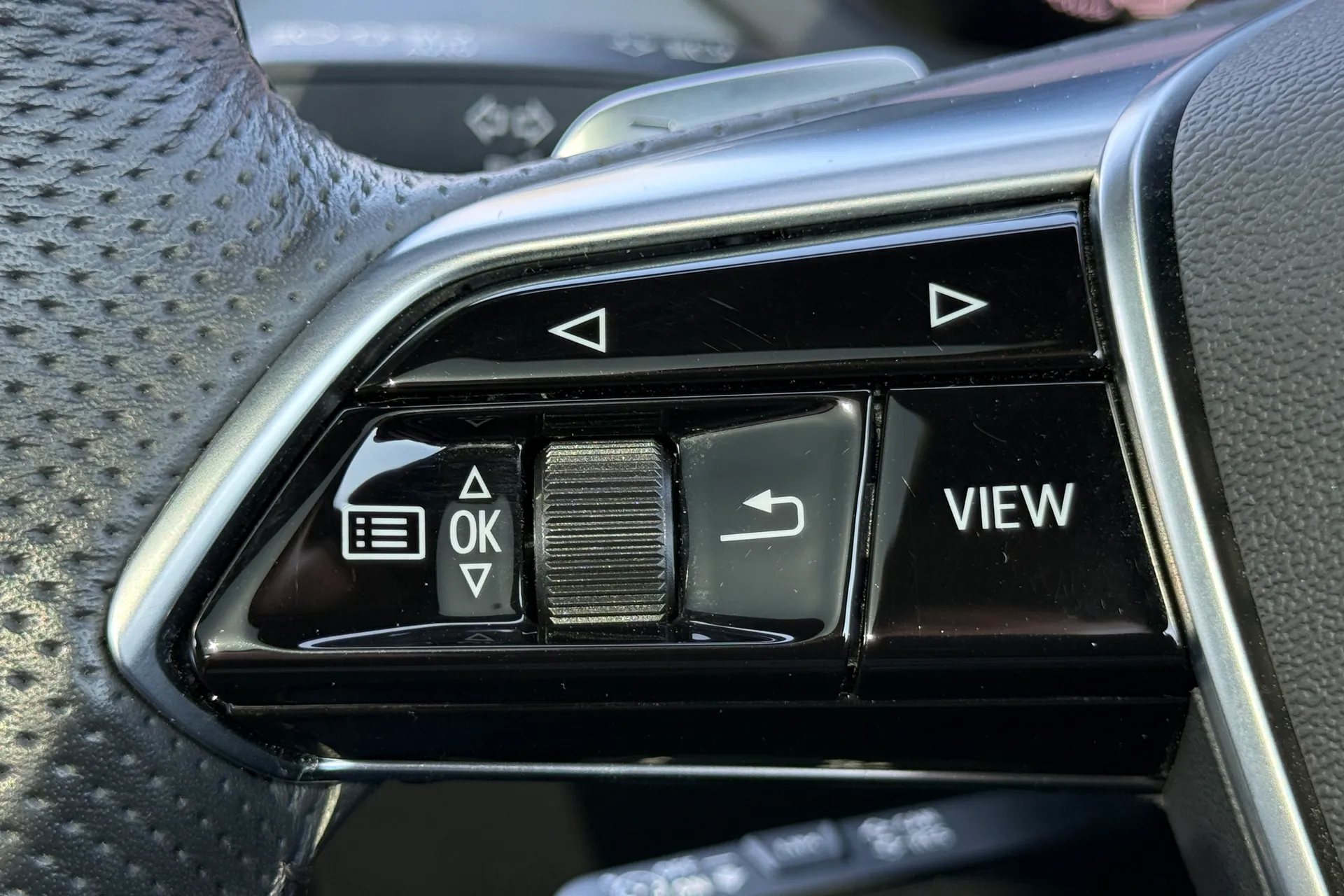 Audi e-tron GT thumbnail image number 19