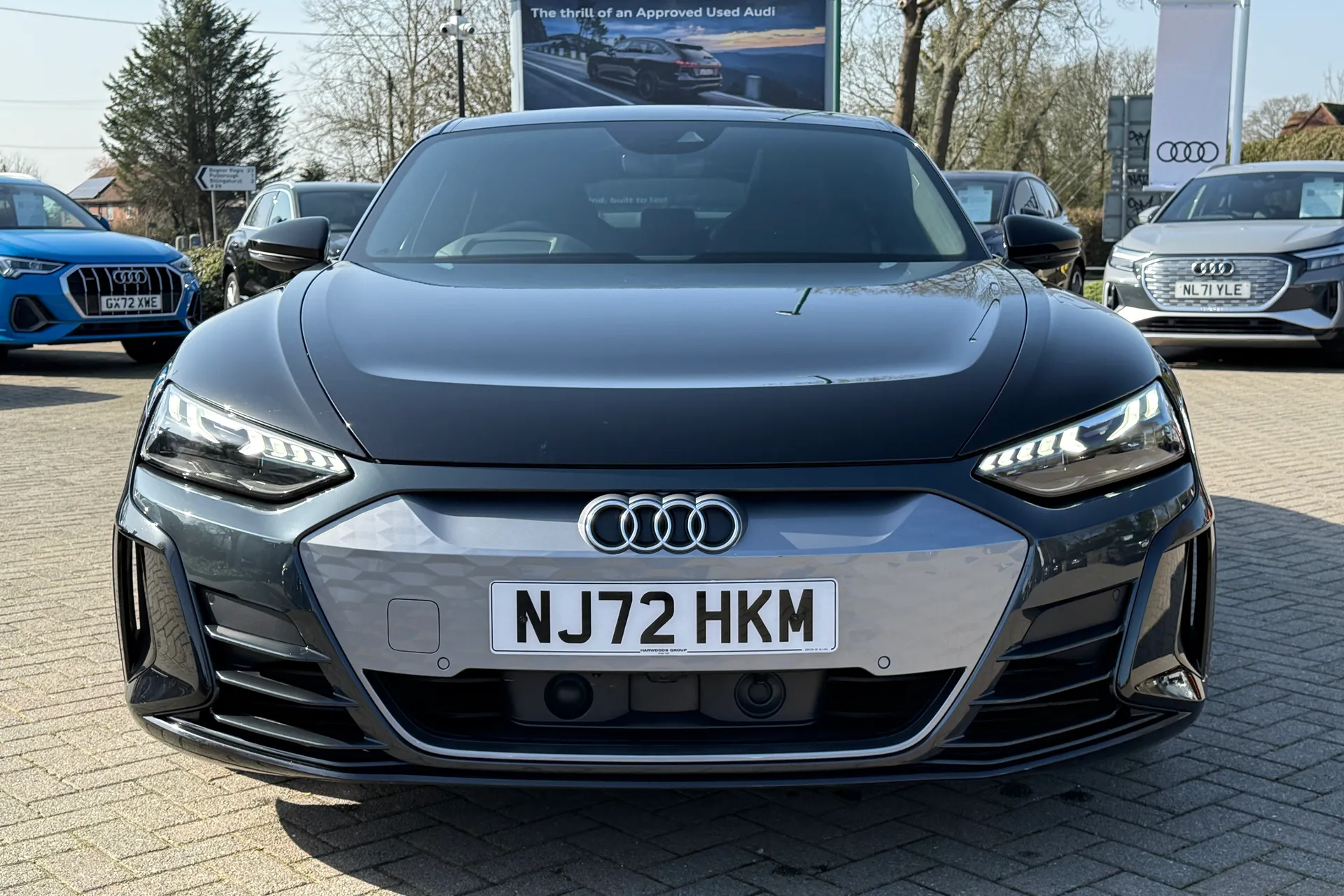 Audi e-tron GT thumbnail image number 23