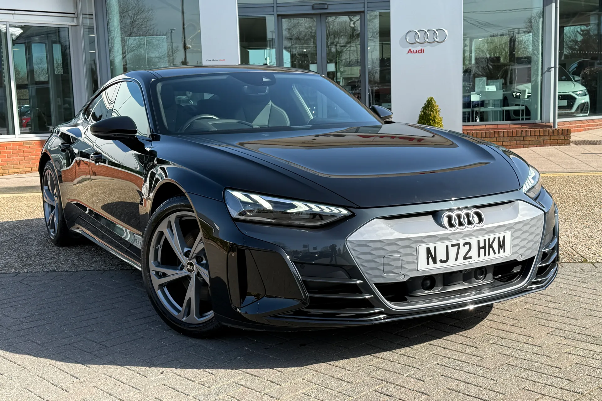 Audi e-tron GT thumbnail image number 22