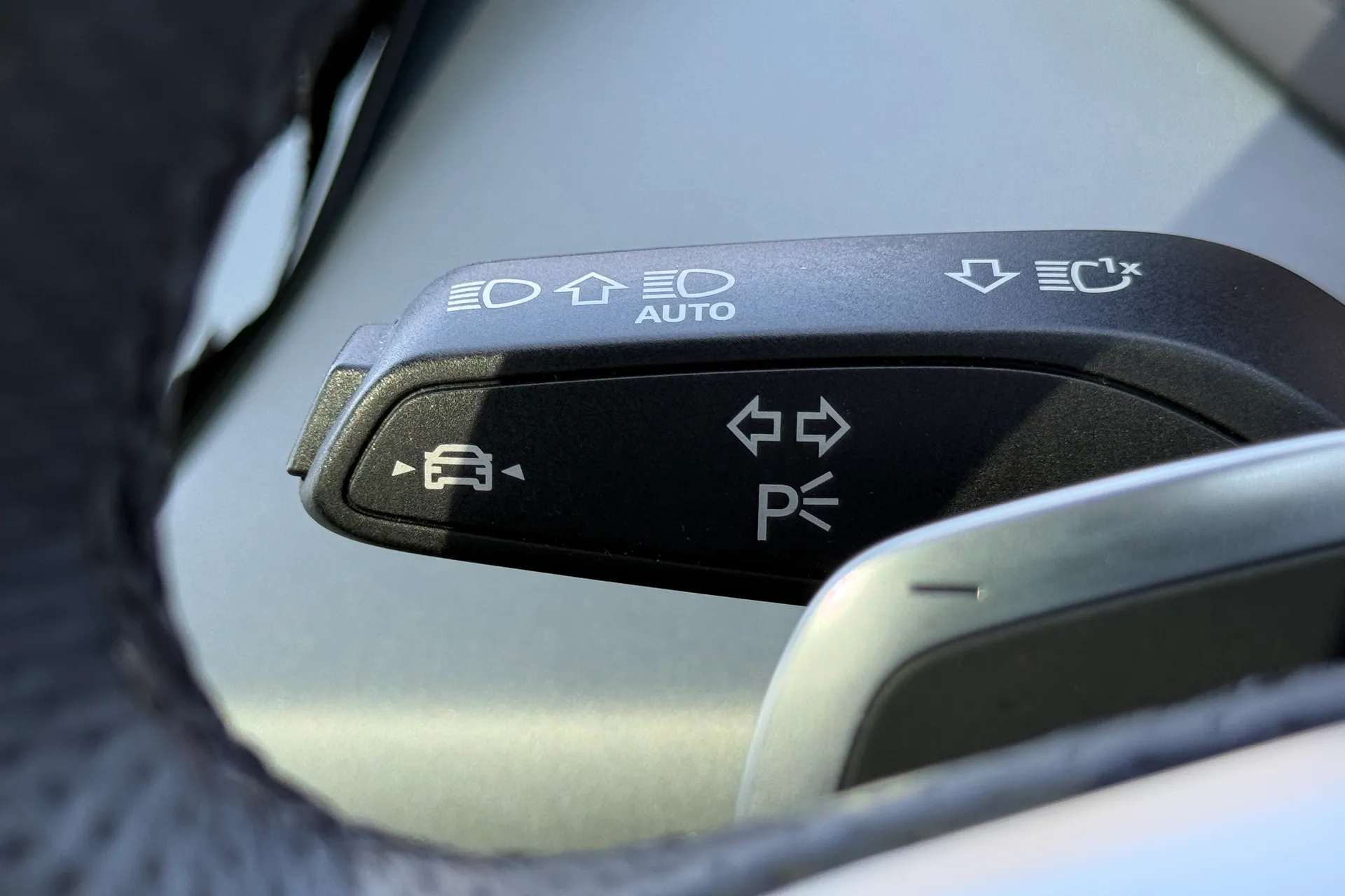 Audi e-tron GT thumbnail image number 16