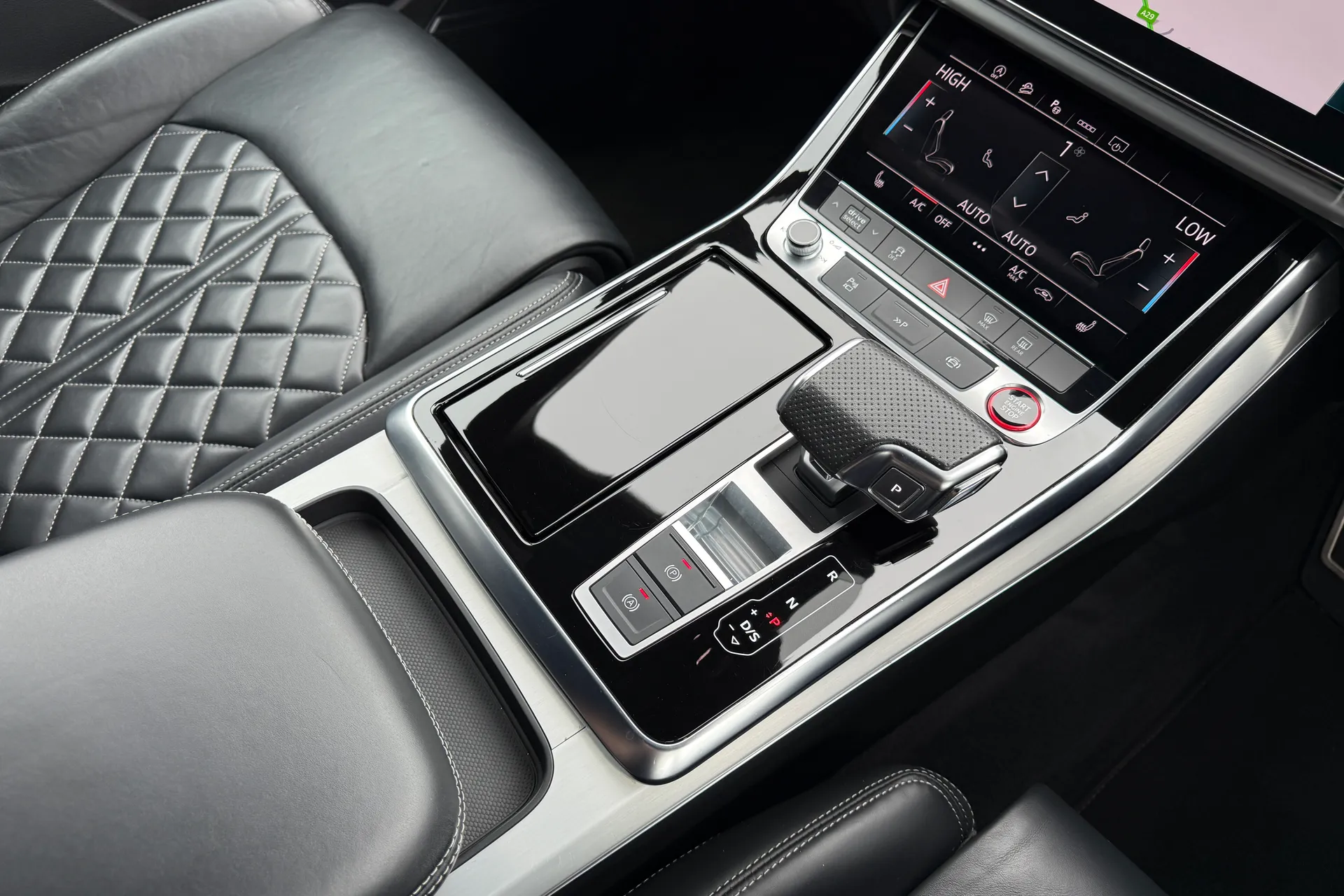 Audi Q7 thumbnail image number 46