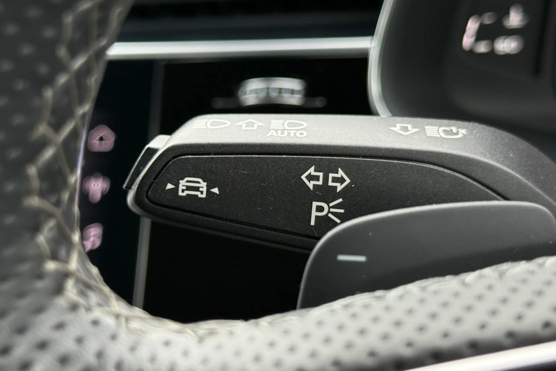 Audi Q7 thumbnail image number 23