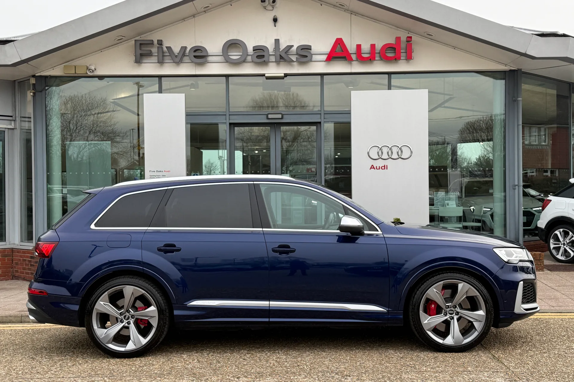 Audi Q7 thumbnail image number 2