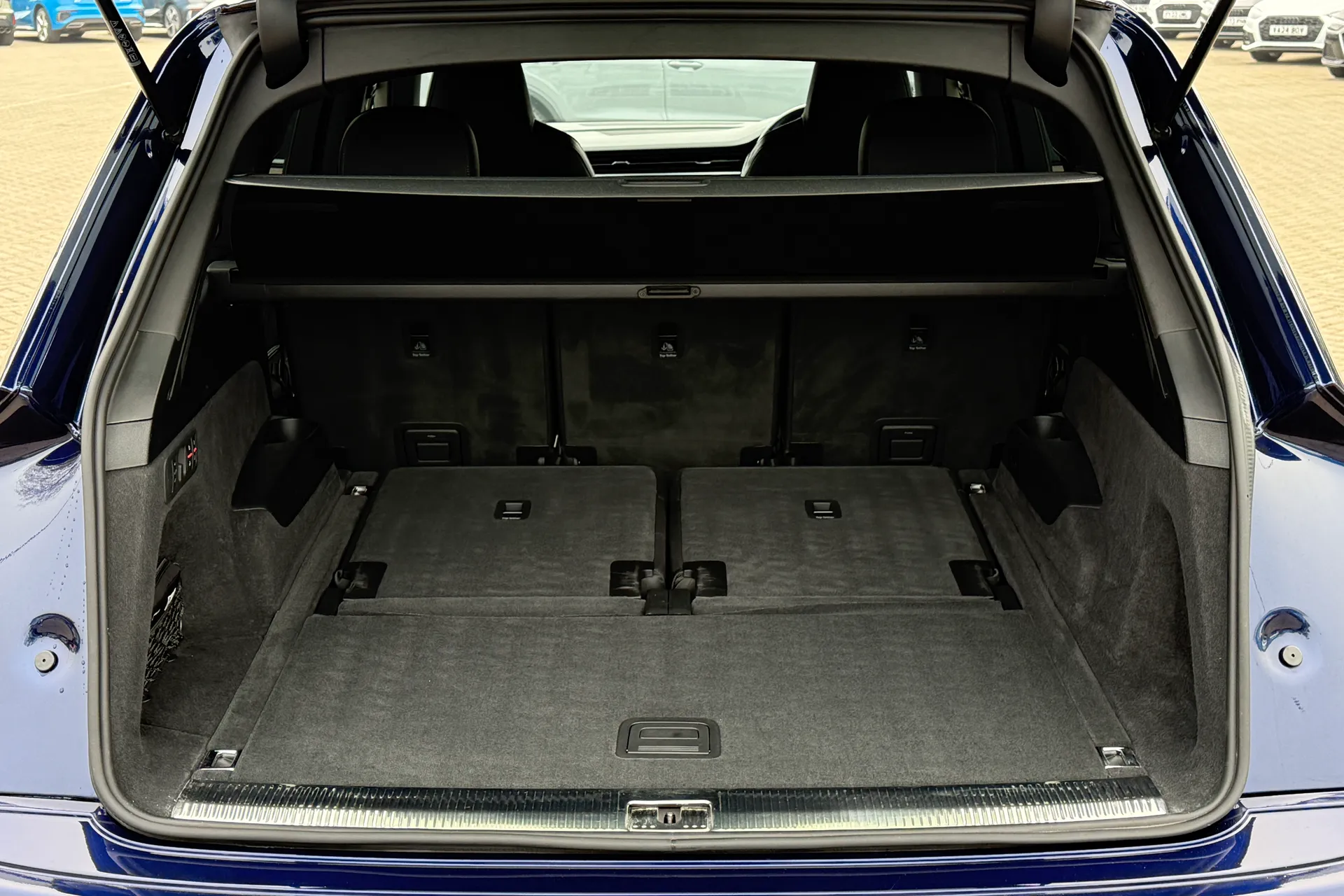 Audi Q7 thumbnail image number 40