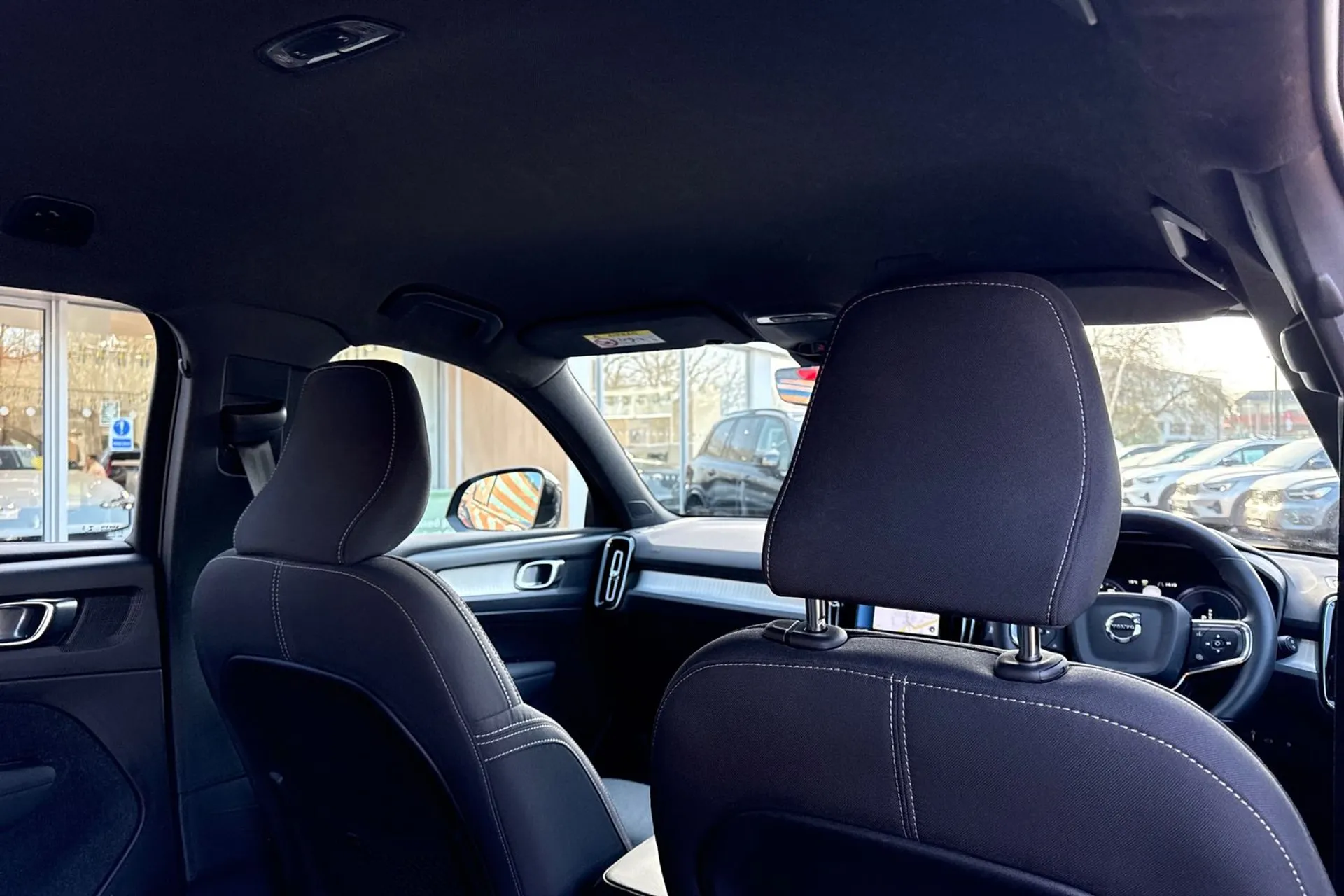 Volvo XC40 thumbnail image number 24