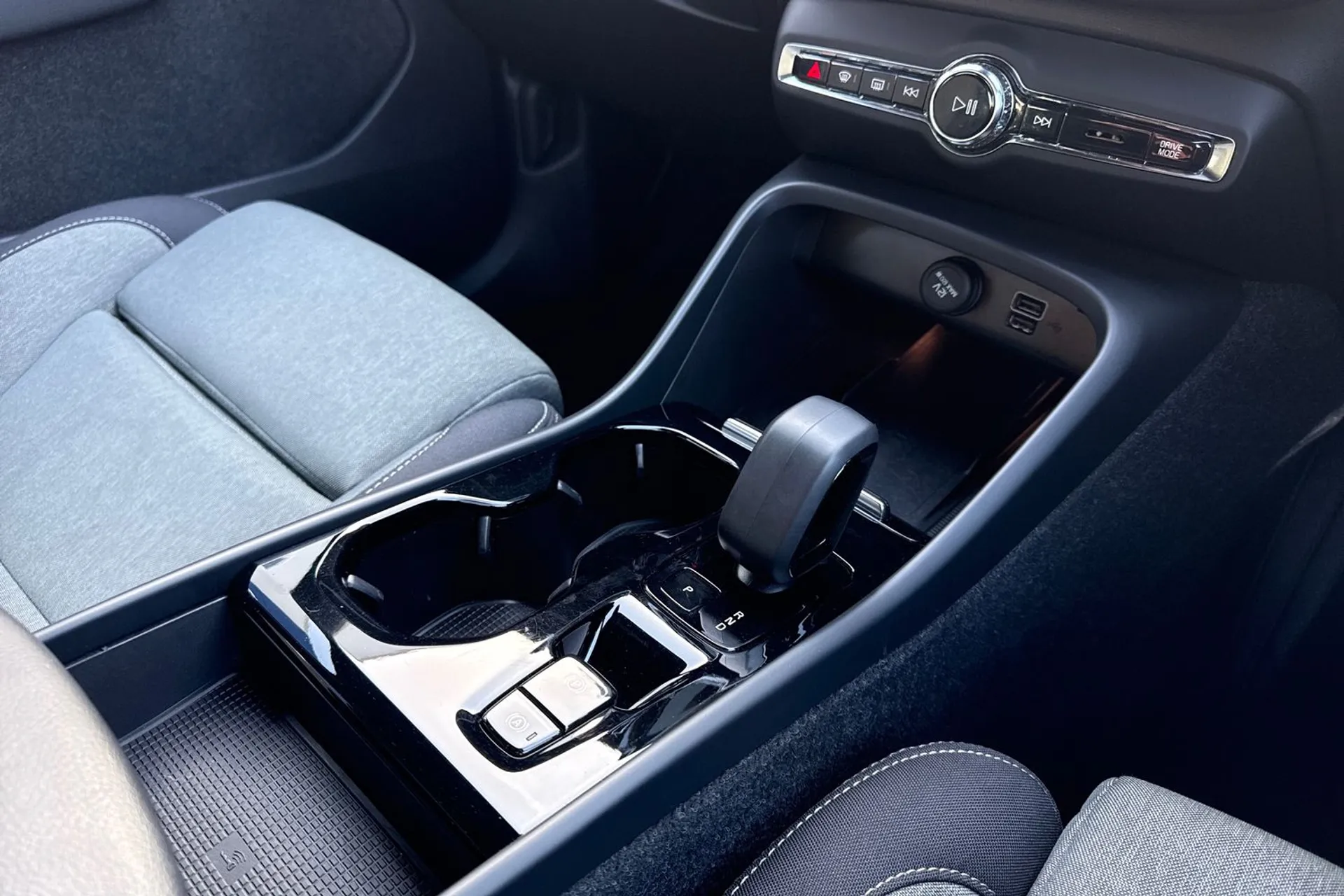 Volvo XC40 thumbnail image number 42