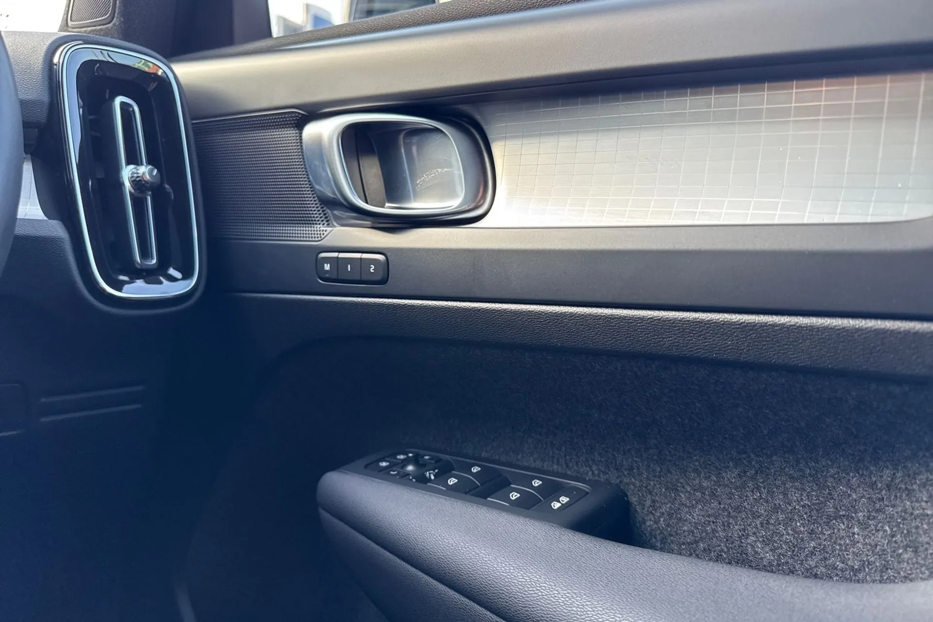 Volvo XC40 thumbnail image number 41