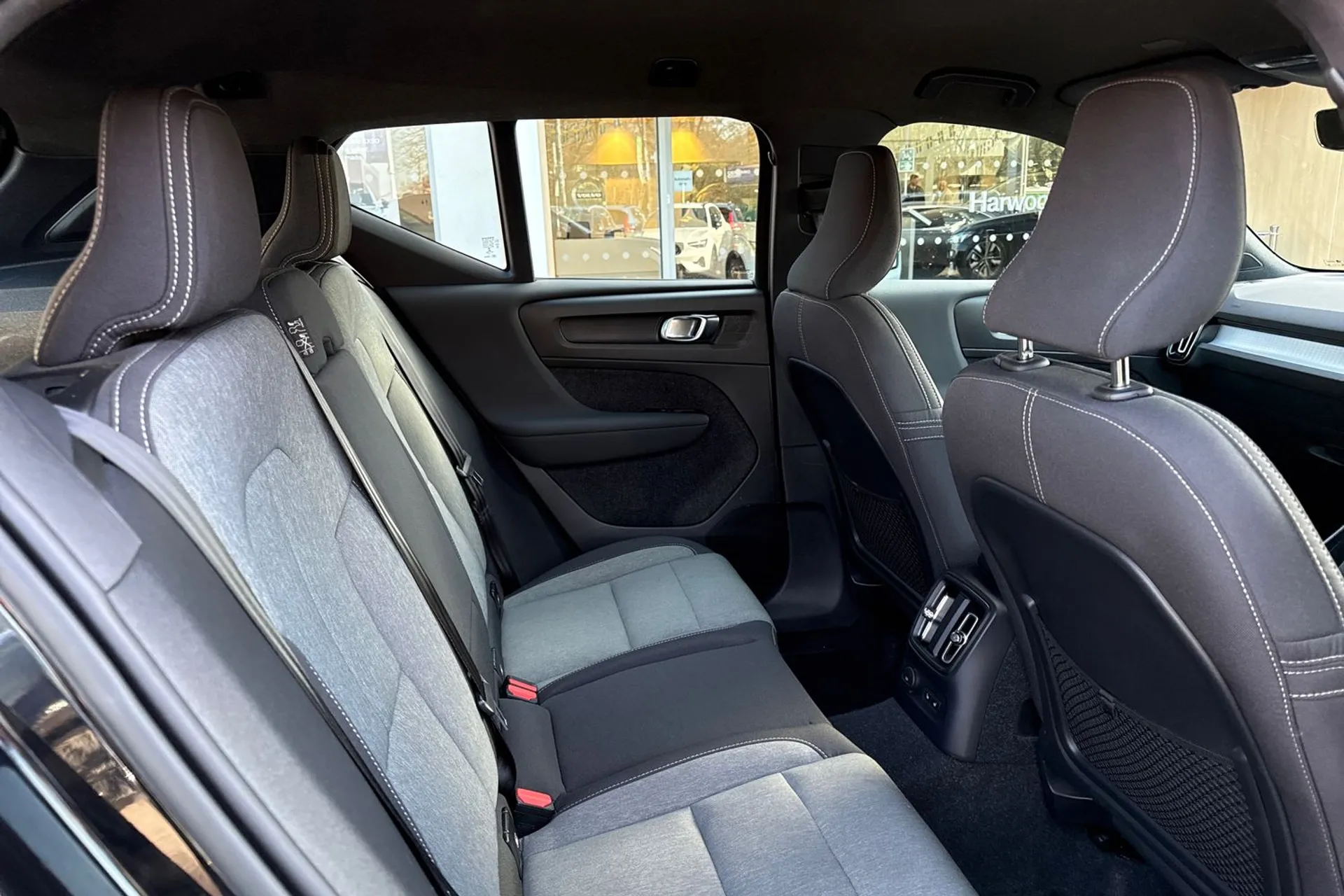 Volvo XC40 thumbnail image number 23