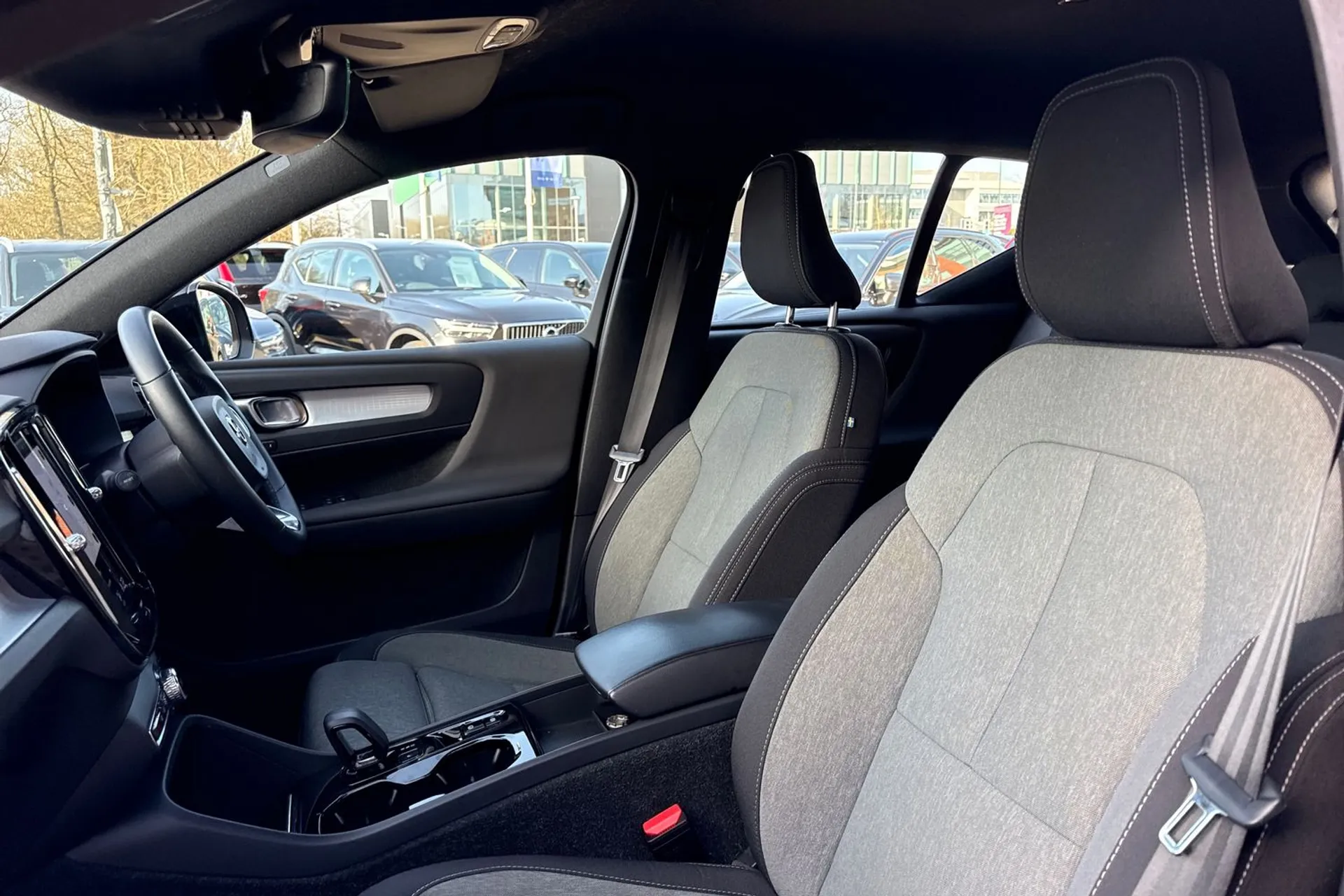 Volvo XC40 thumbnail image number 28