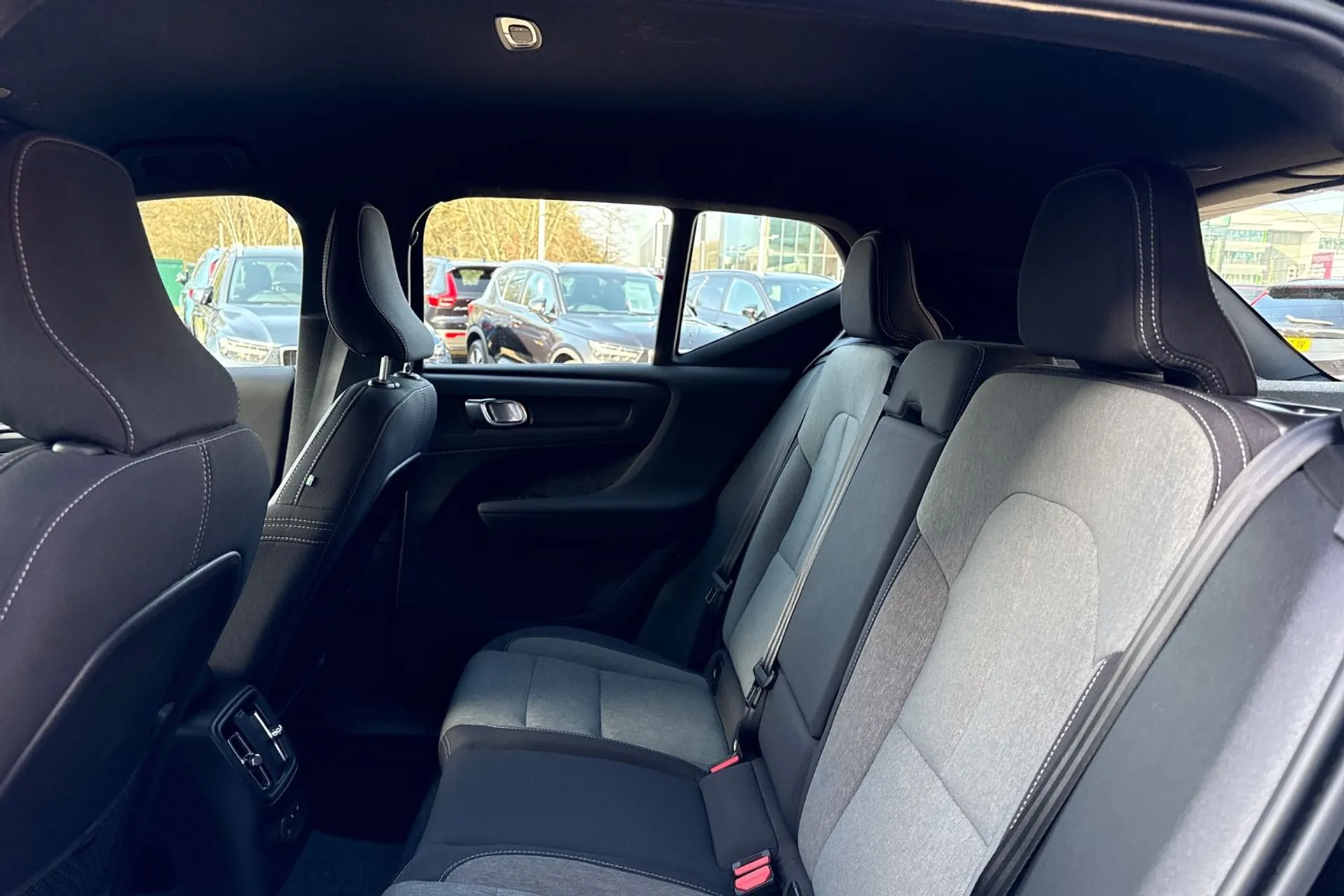 Volvo XC40 thumbnail image number 30