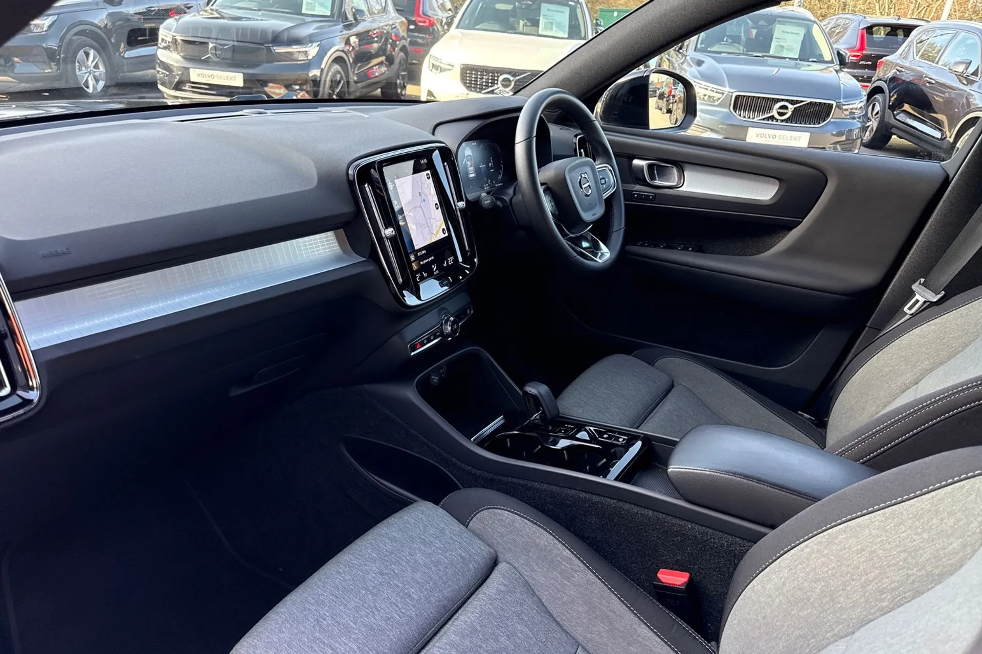 Volvo XC40 thumbnail image number 27