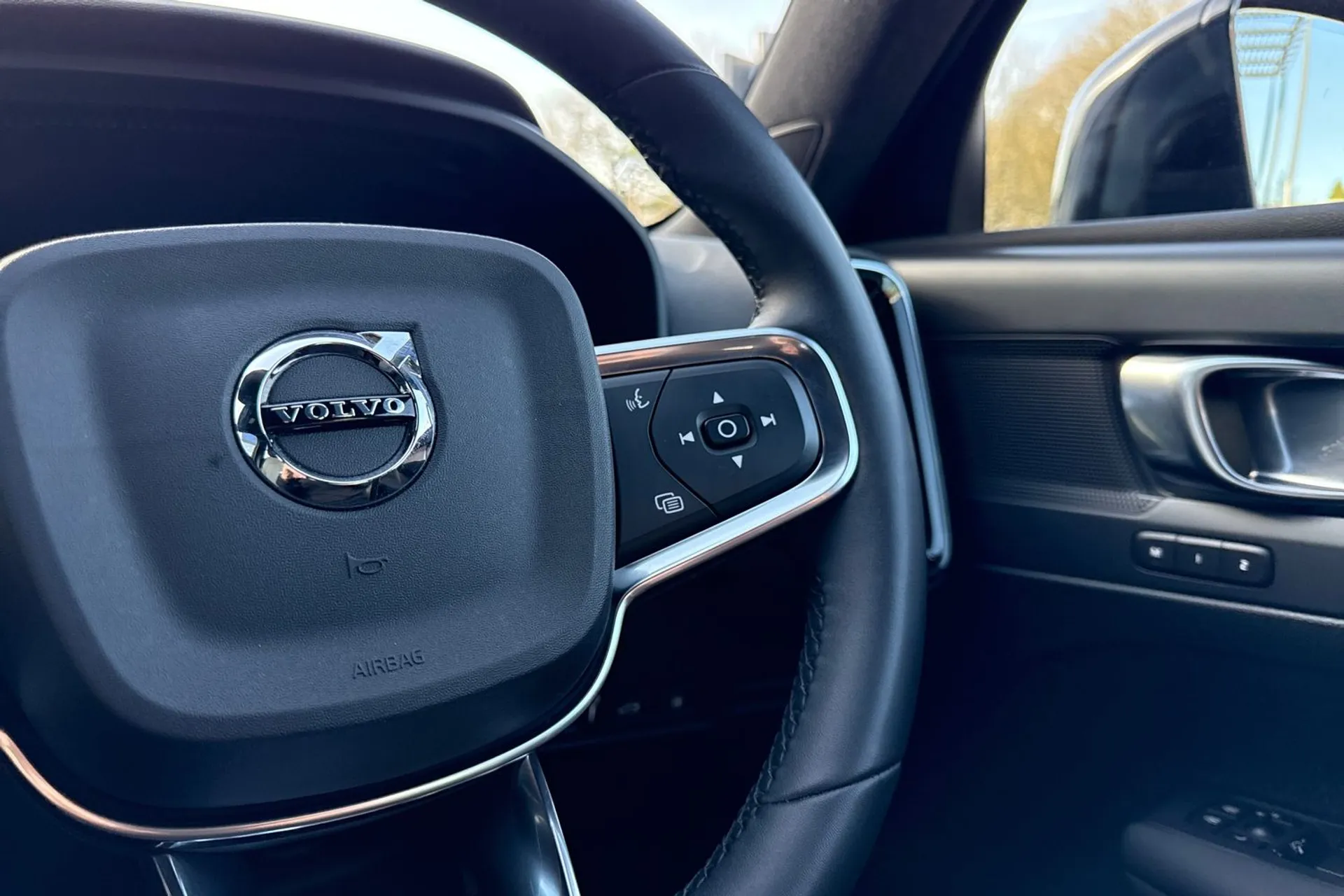 Volvo XC40 thumbnail image number 37