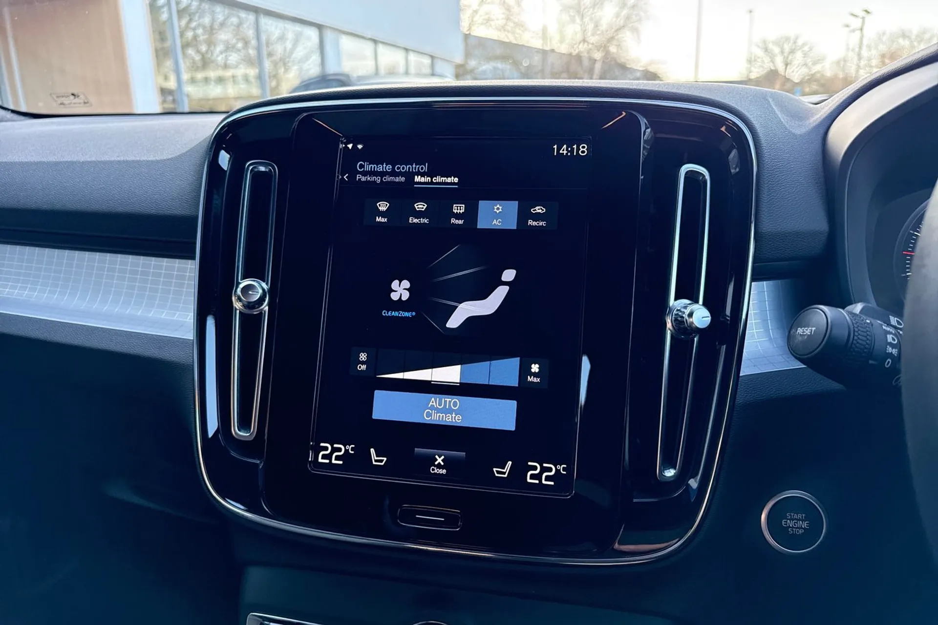 Volvo XC40 thumbnail image number 38