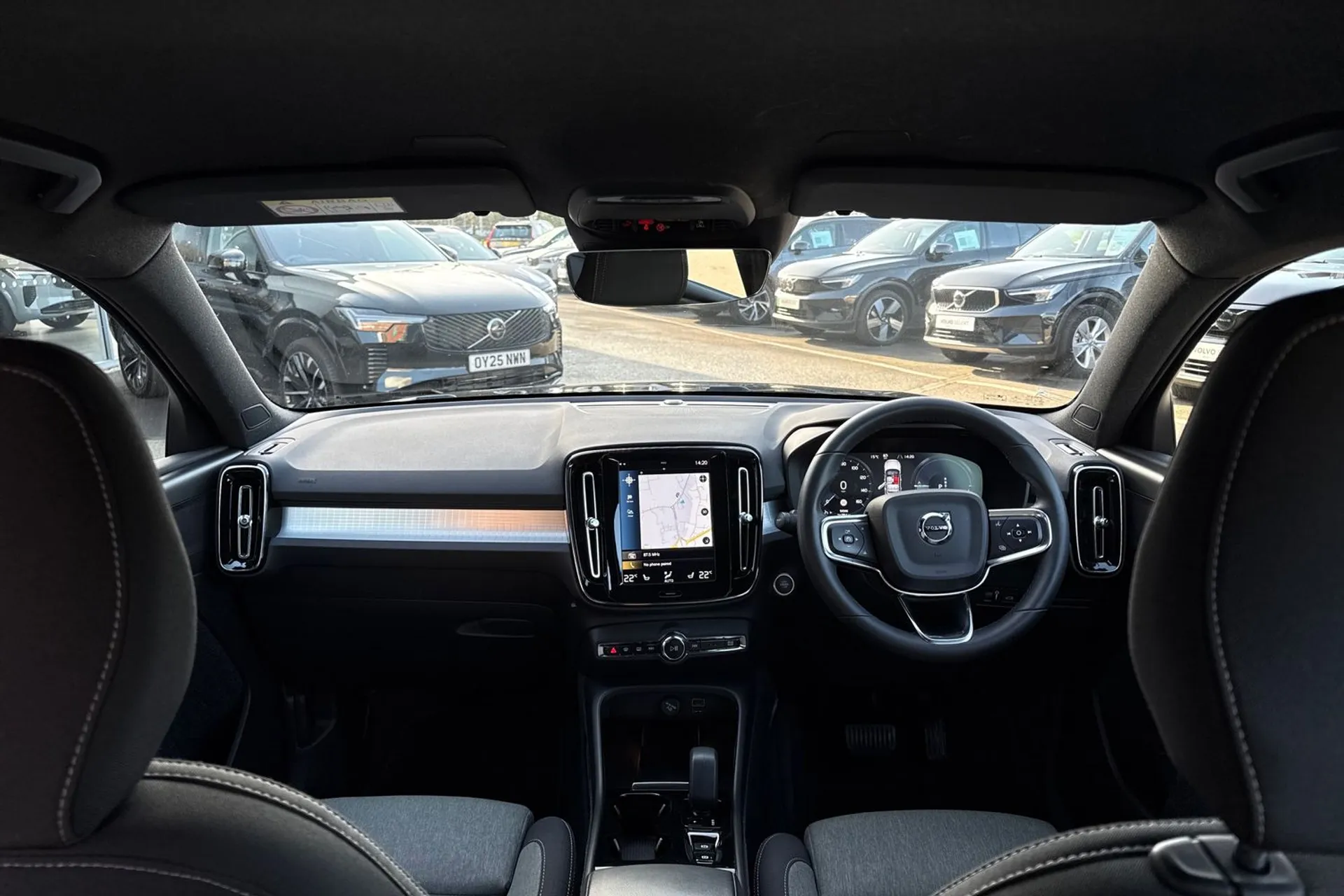 Volvo XC40 thumbnail image number 3