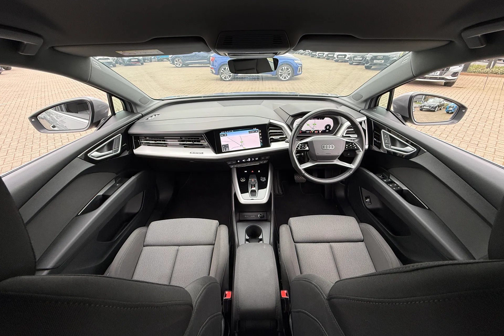 Audi Q4 thumbnail image number 3